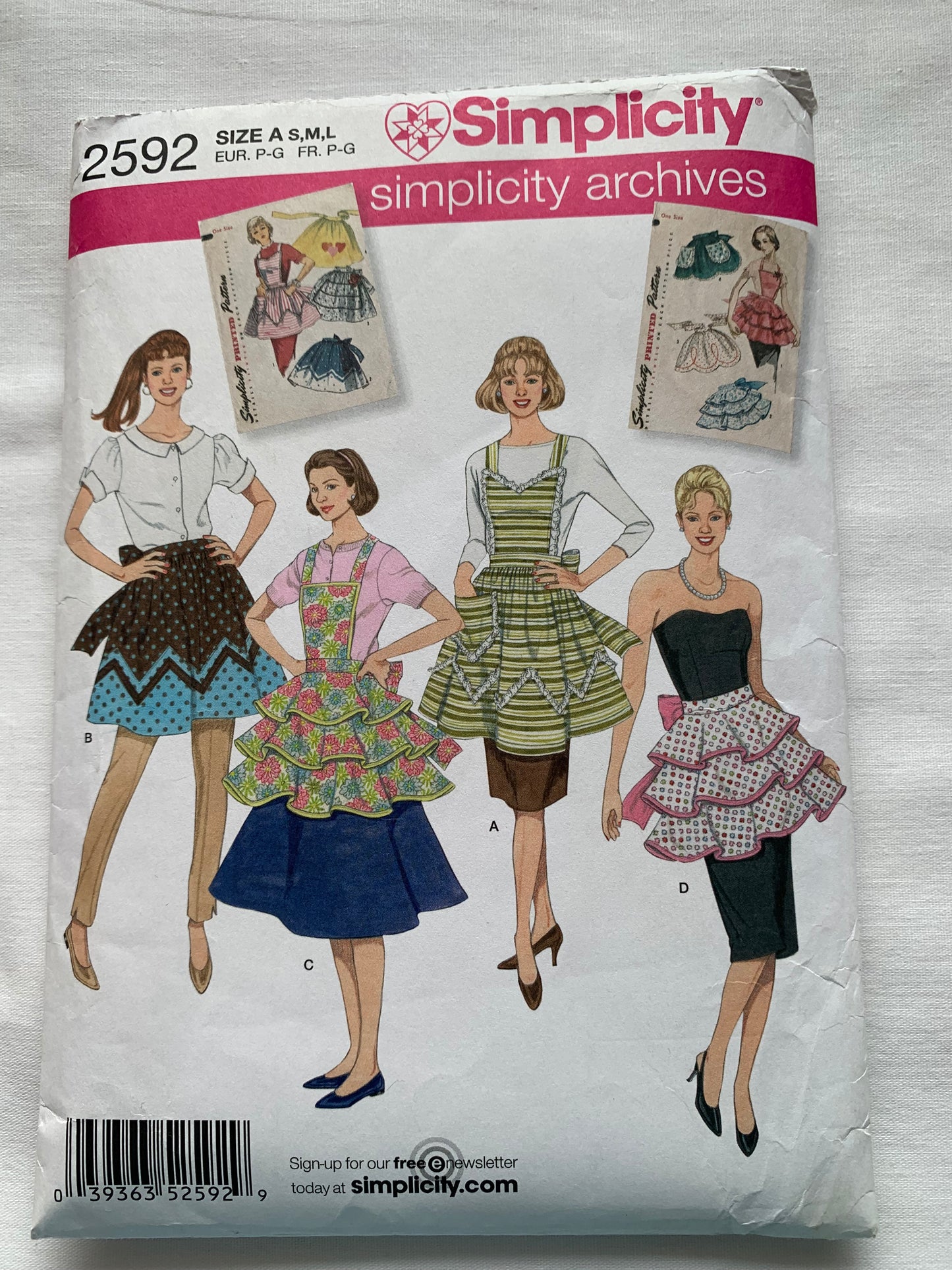 Simplicity Sewing Pattern 2592 Misses' Bib Aprons, Over The Head, Pockets, Back Tie, Ruffles, Half Aprons, Neck Strap, Size 10-20, Uncut, 2009
