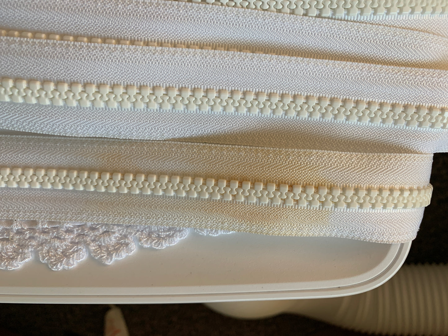 5.8 Yards Non-Separating Quilt Zipper, White, Color, Molded Plastic, New/Old Stock