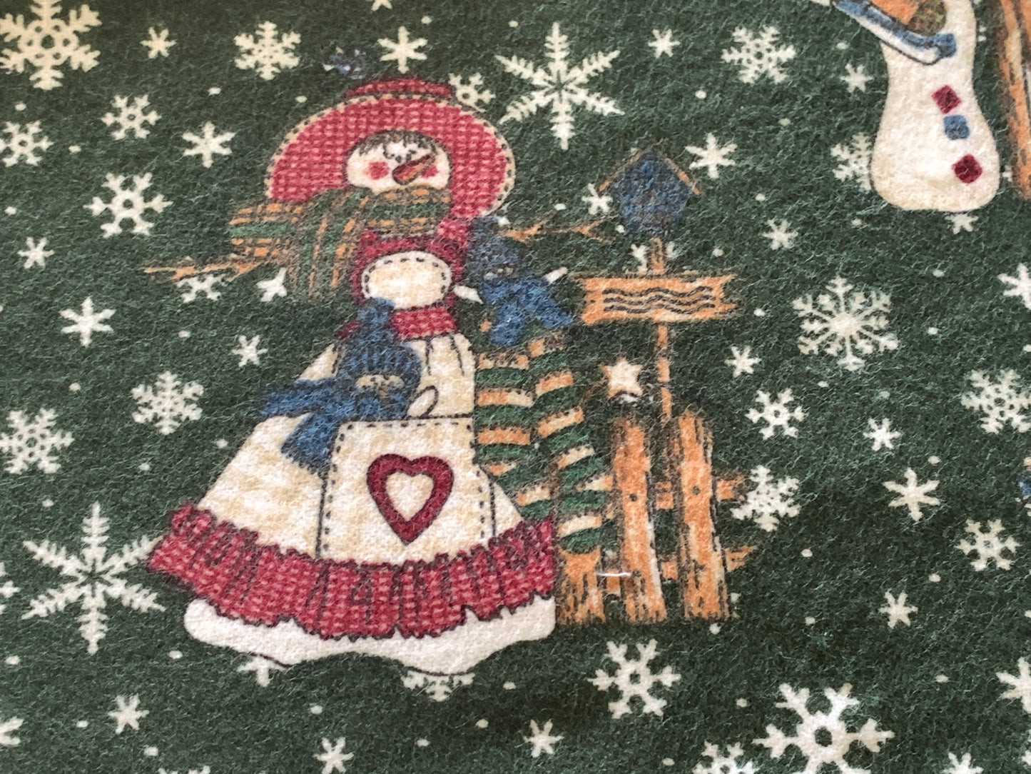 Christmas Carolers Flannelette Cotton Fabric, Green, 42 x 88 Inches, New/Old Stock