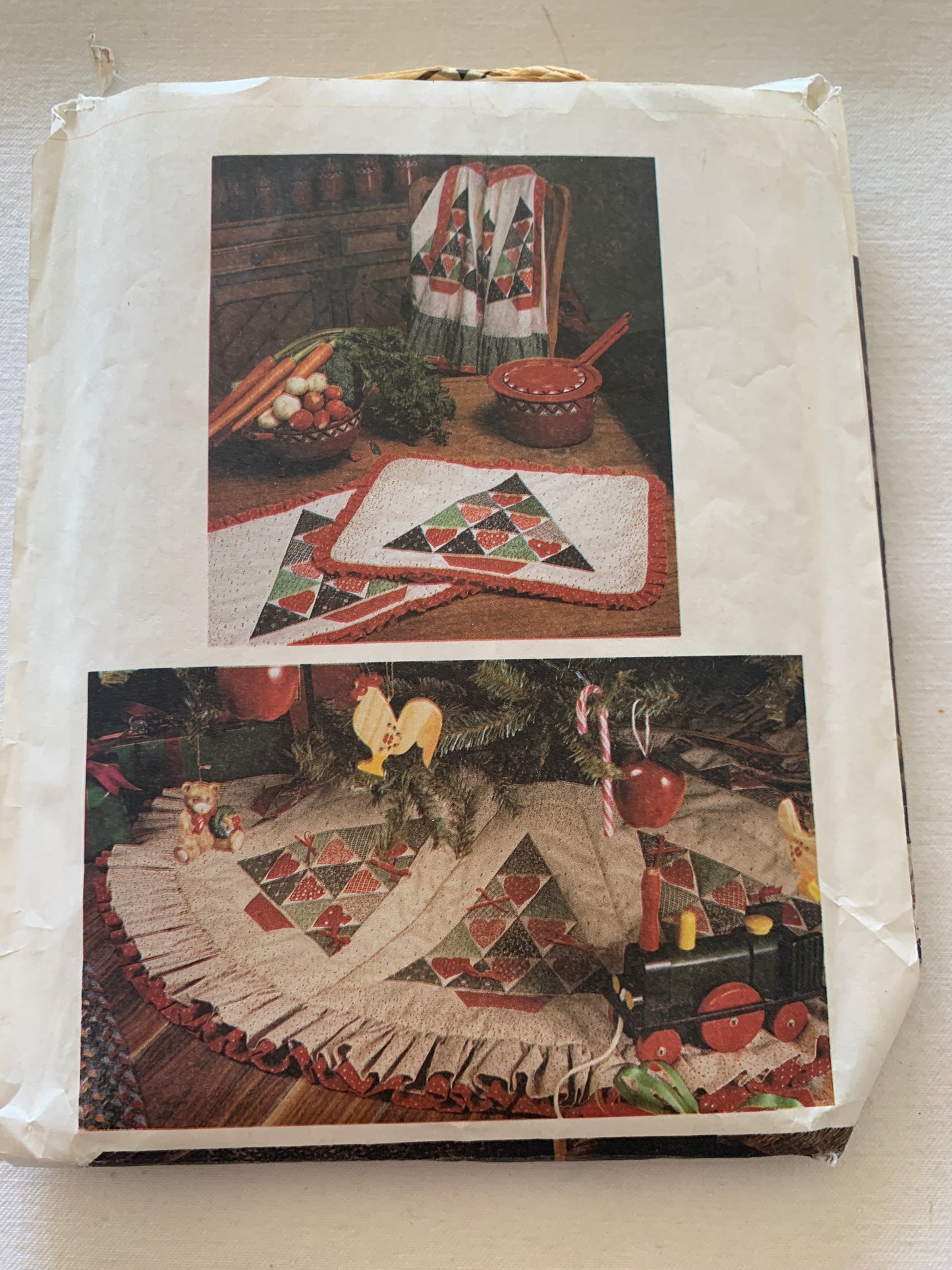 McCall's Sewing Pattern 3812 Crafts, Christmas Holiday Ornaments, Placemats, Tree Skirt, Apron, Stocking, Pillow, Uncut, Vintage 1999