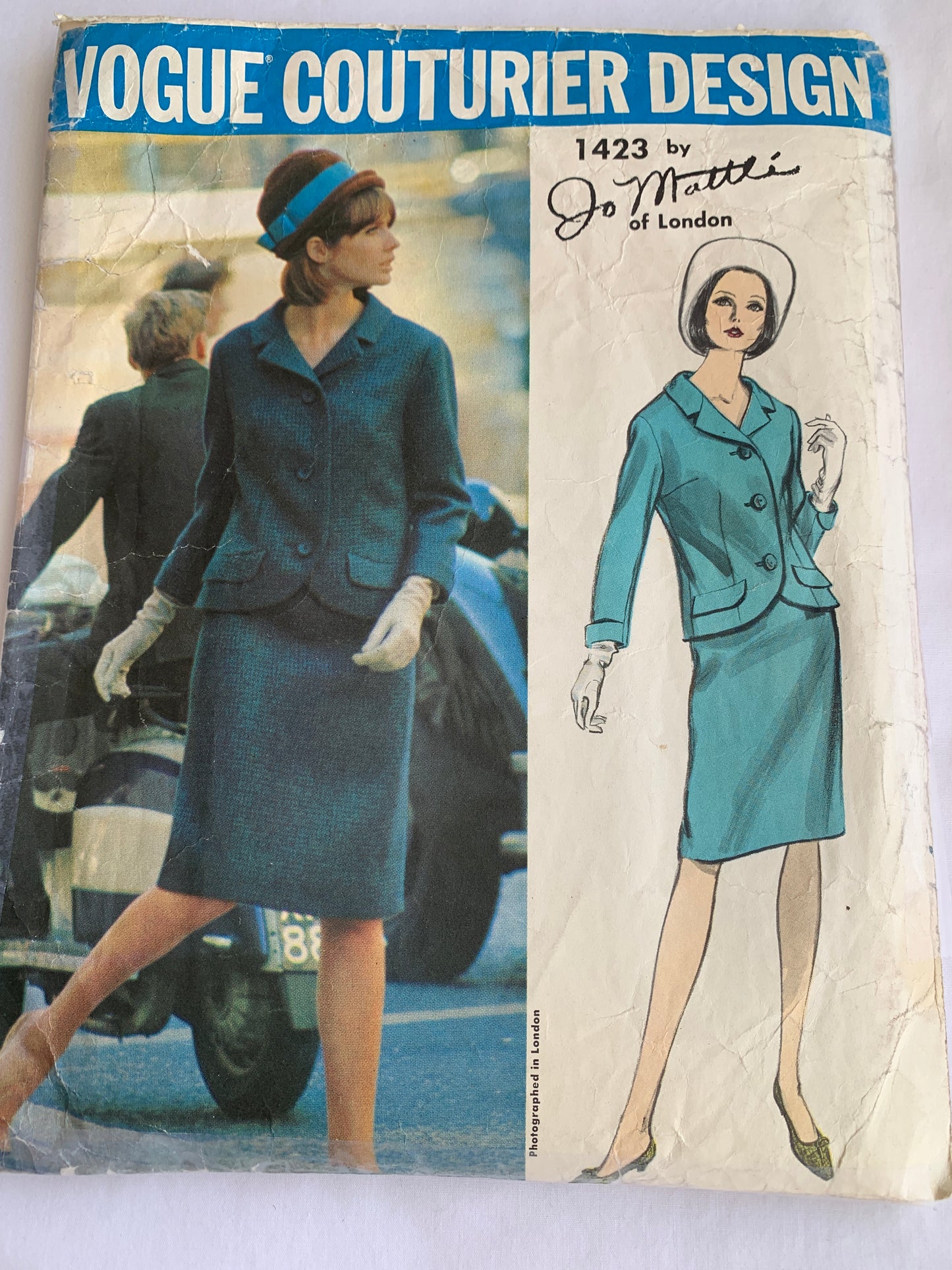 Vogue Sewing Pattern 1423 Misses' Suit, Jacket, Skirt, Semi-Fitted, Zipper Back, Size 16, Cut, Vintage 1960
