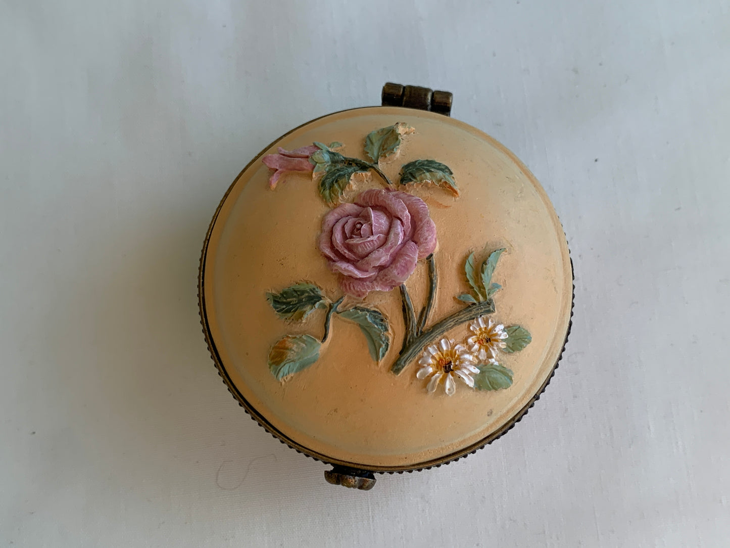 Round Hinged Kitten Trinket Box, Copper Toned Hinge, Flower Accents, Mirror