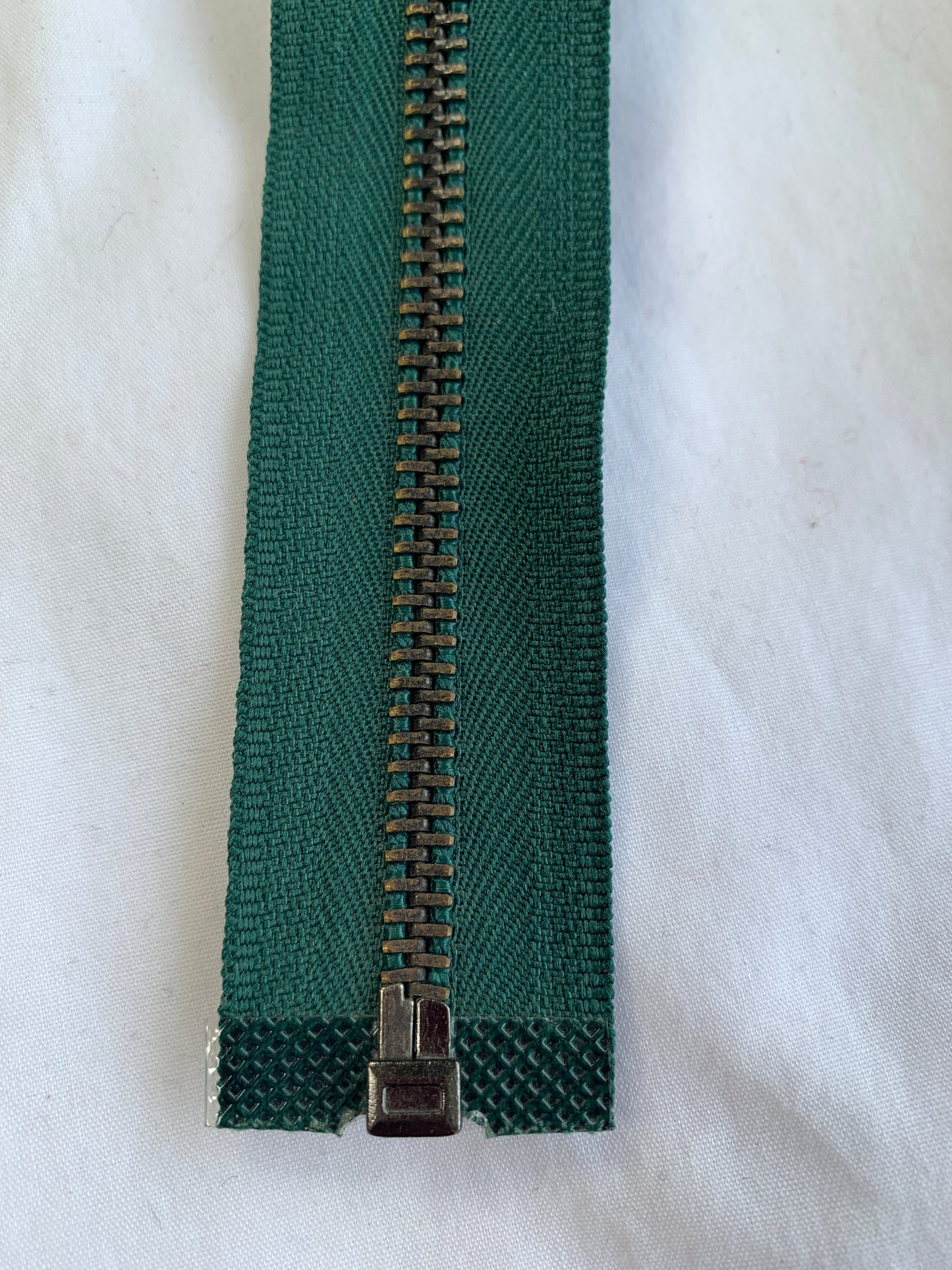 Molded Plastic Zipper, Separating, 20 Inch, Medium Green Color, New