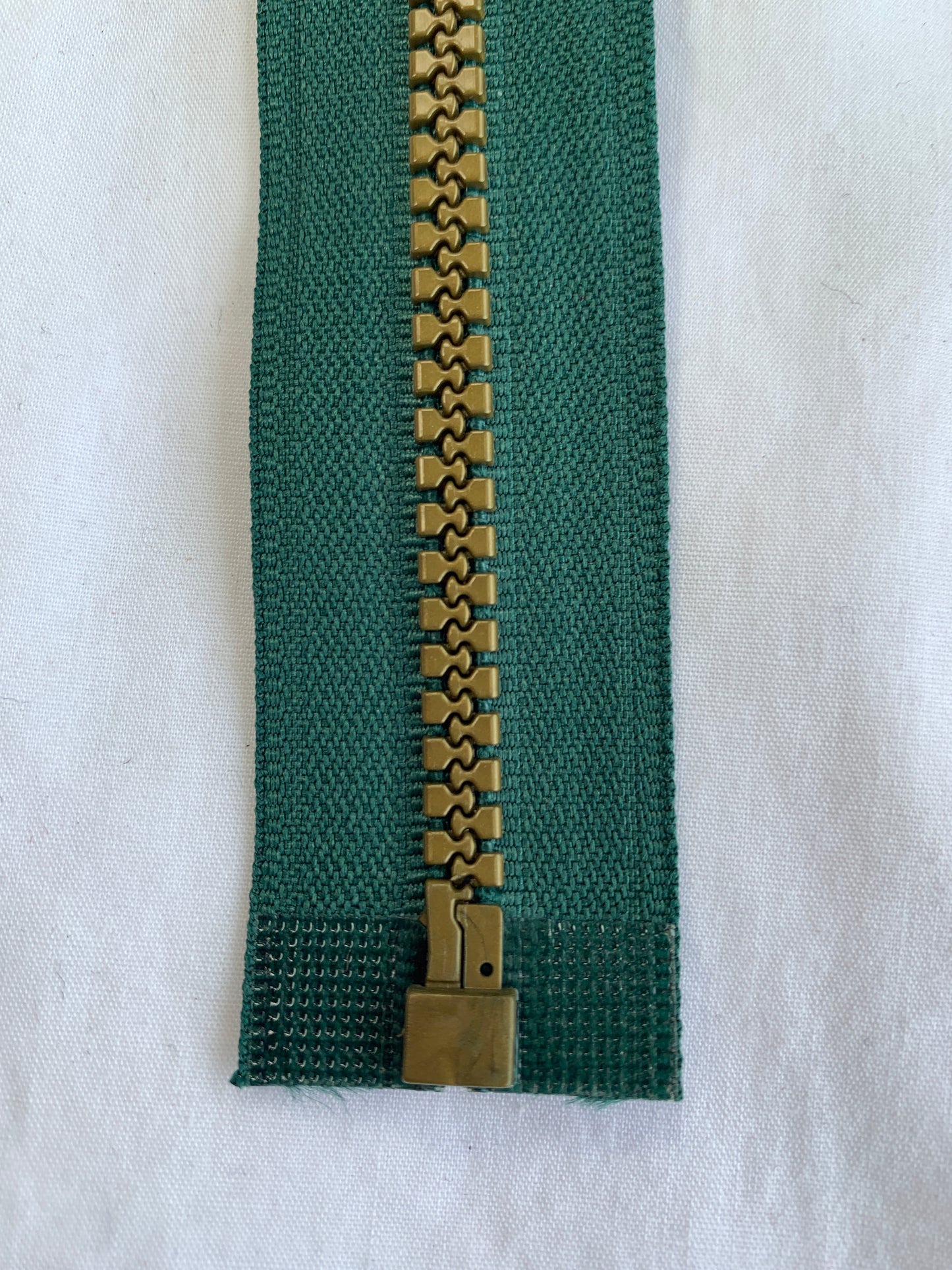 Molded Plastic Zipper, Separating, 20 Inch, Medium Green Color, New