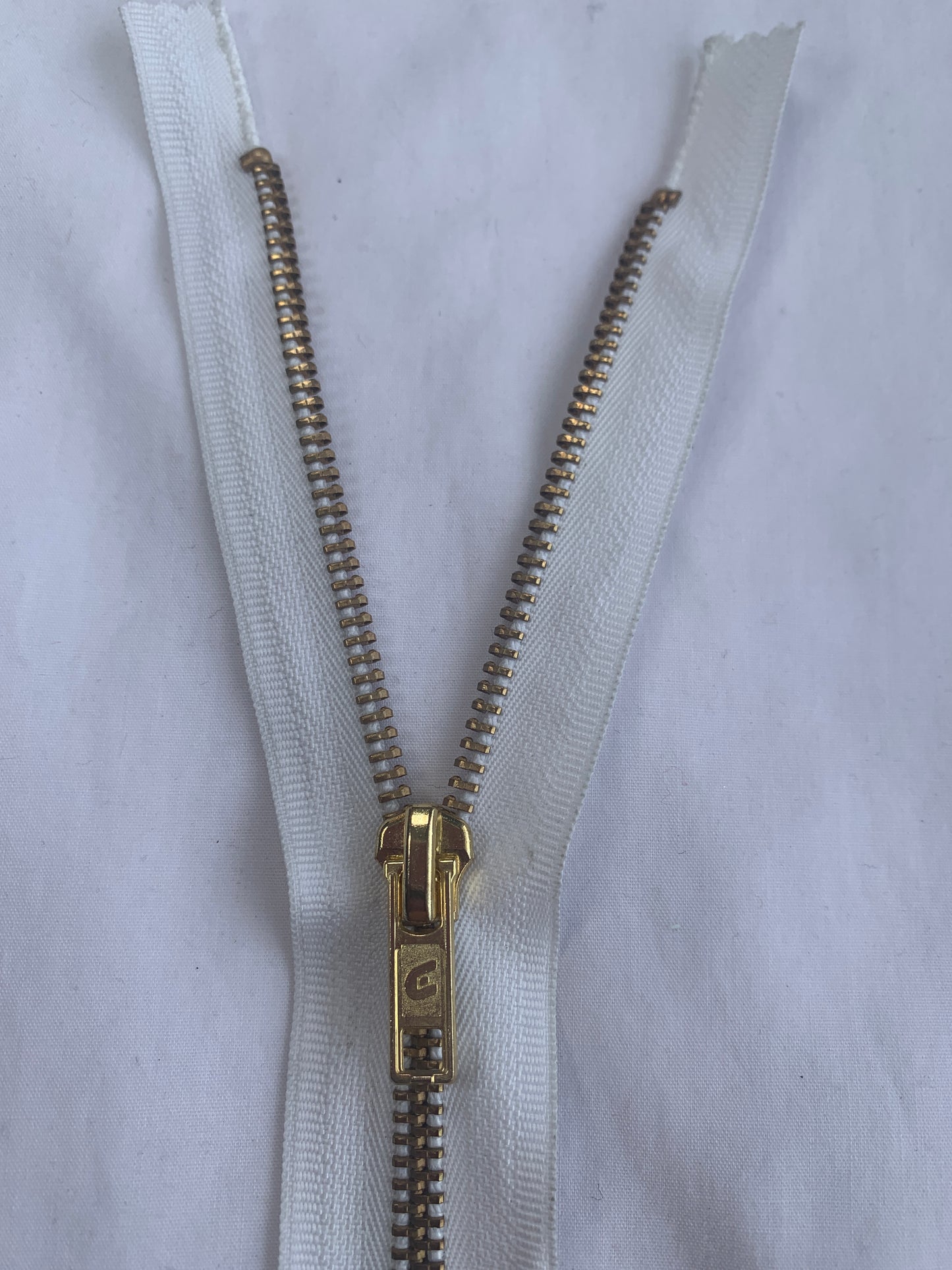 Metal Zipper, Non-Separating, 7 Inch, White Color, New