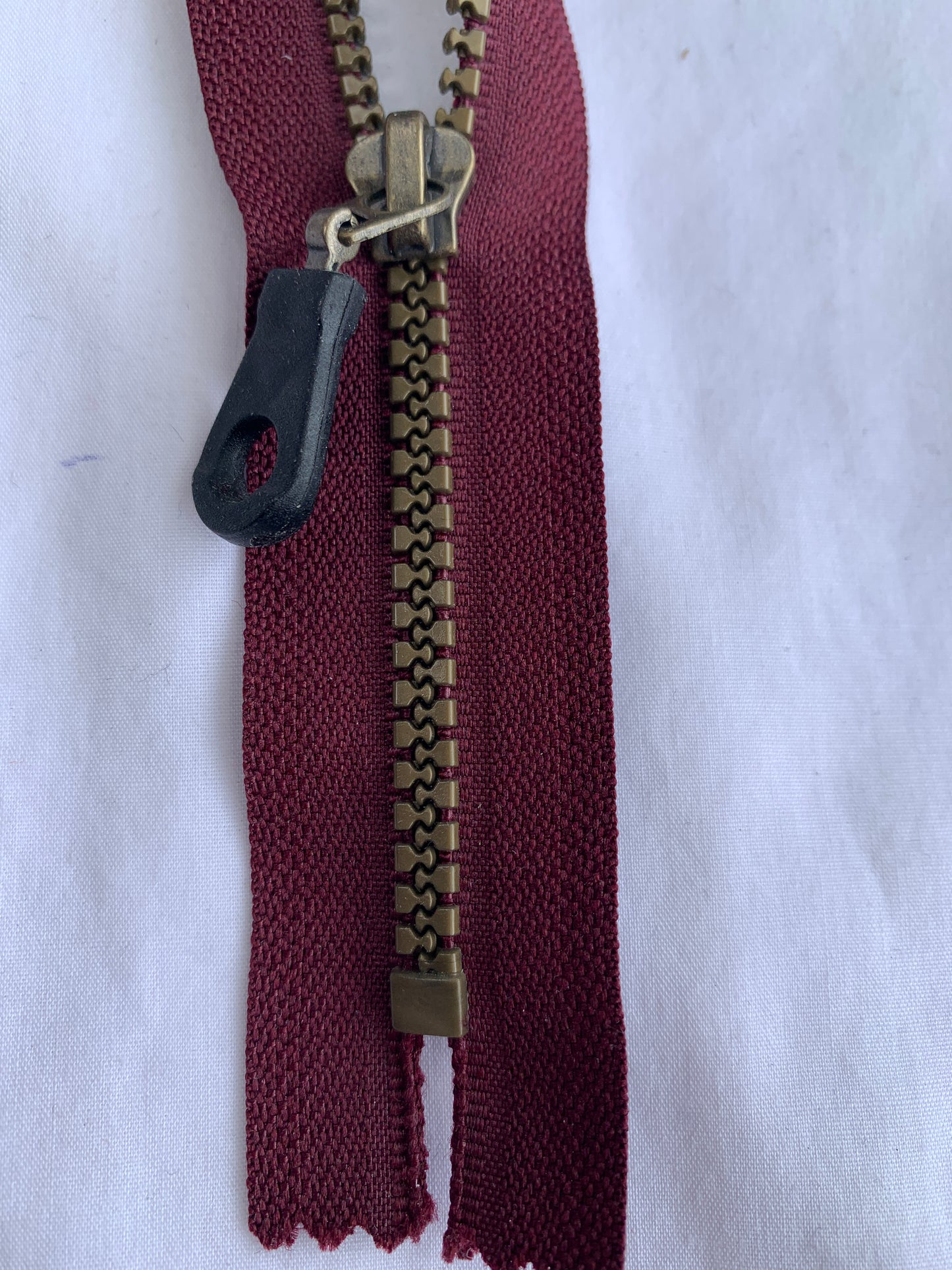 6 Inch Non-Separating Zipper, Burgandy, Molded Plastic, New