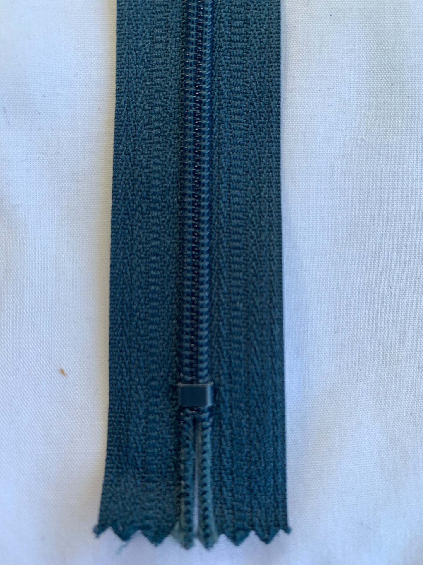 18 Inch Non-Separating Zipper, Dark Gray, Molded Plastic, New