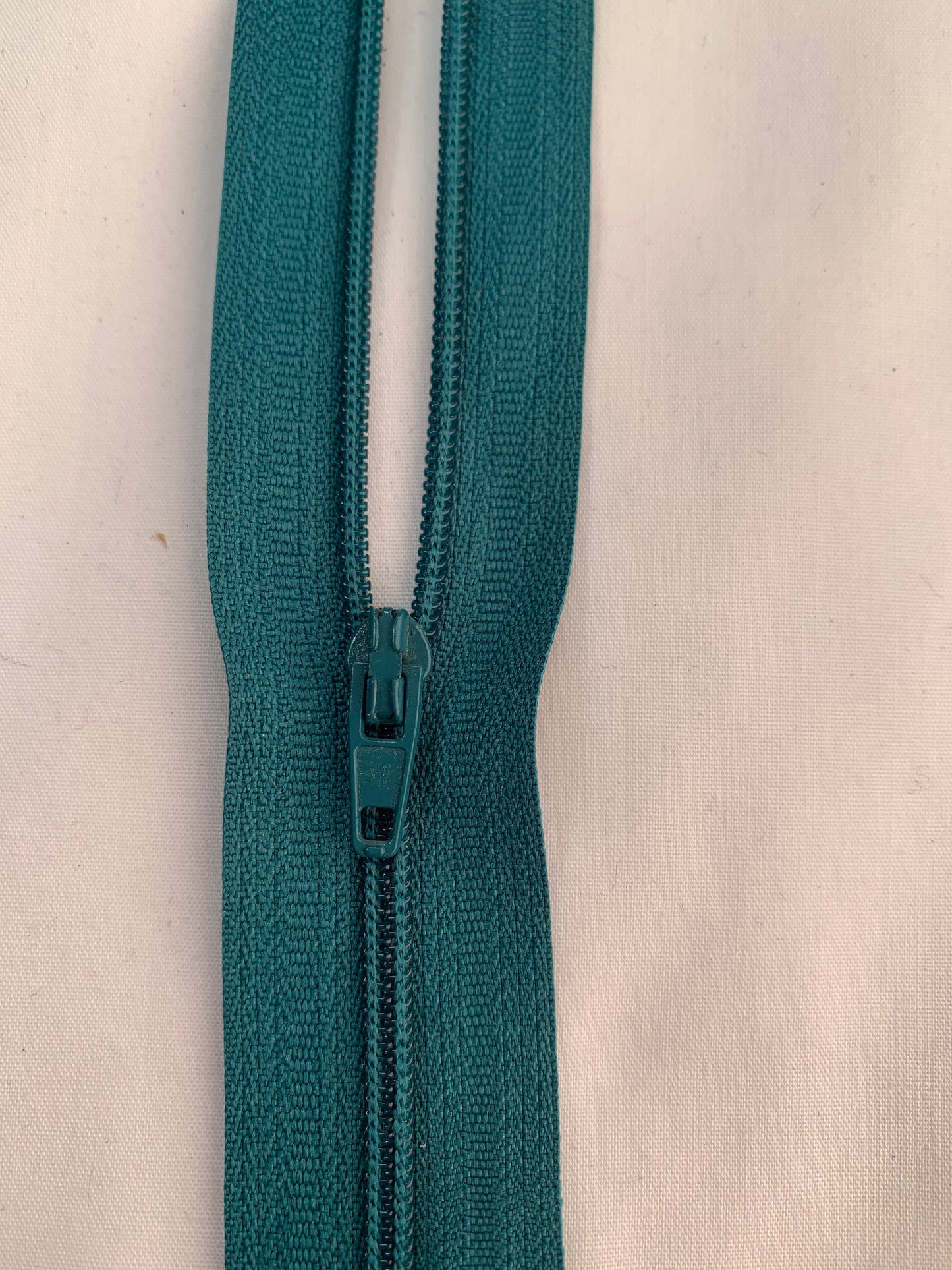 20 Inch Non-Separating Zipper, Teal Green Color, Molded Plastic, New