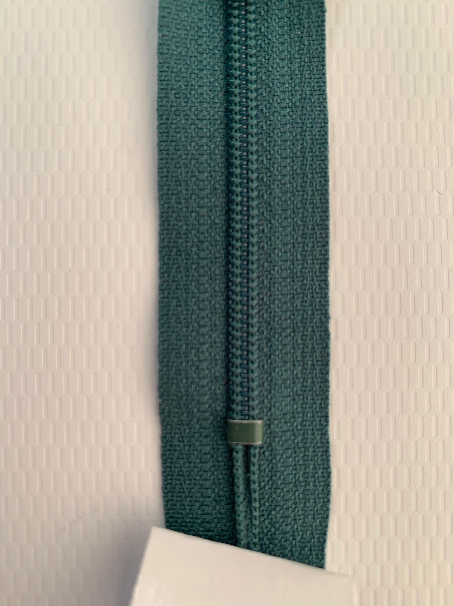 7 Inch Non-Separating Zipper, Light Gray, Molded Plastic, New