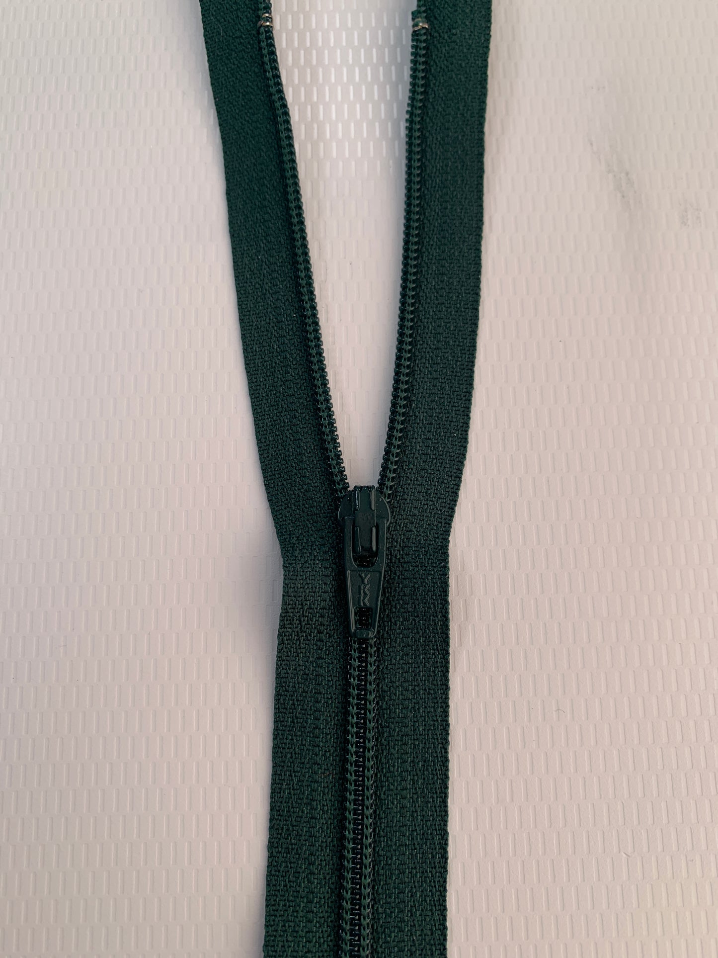 7 Inch Non-Separating Zipper, Grass Green, Molded Plastic, New