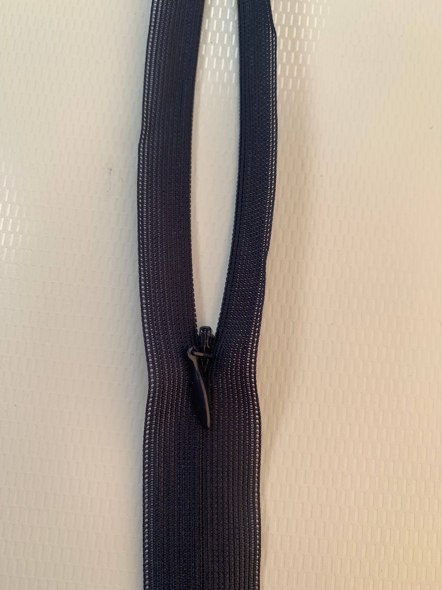 22 Inch Invisible Non-Separating, Navy Blue ,Plastic Zipper