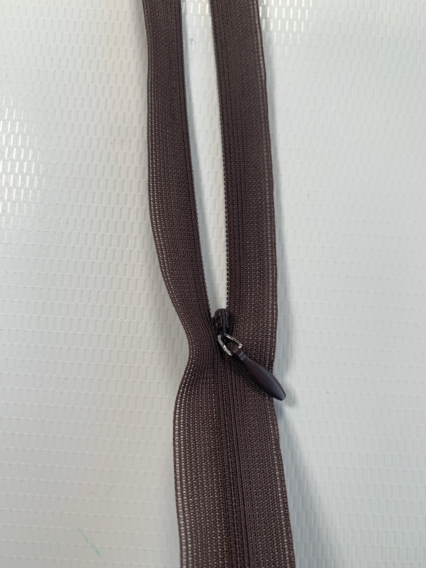 22 Inch Invisible Non-Separating, Brown, Plastic Zipper
