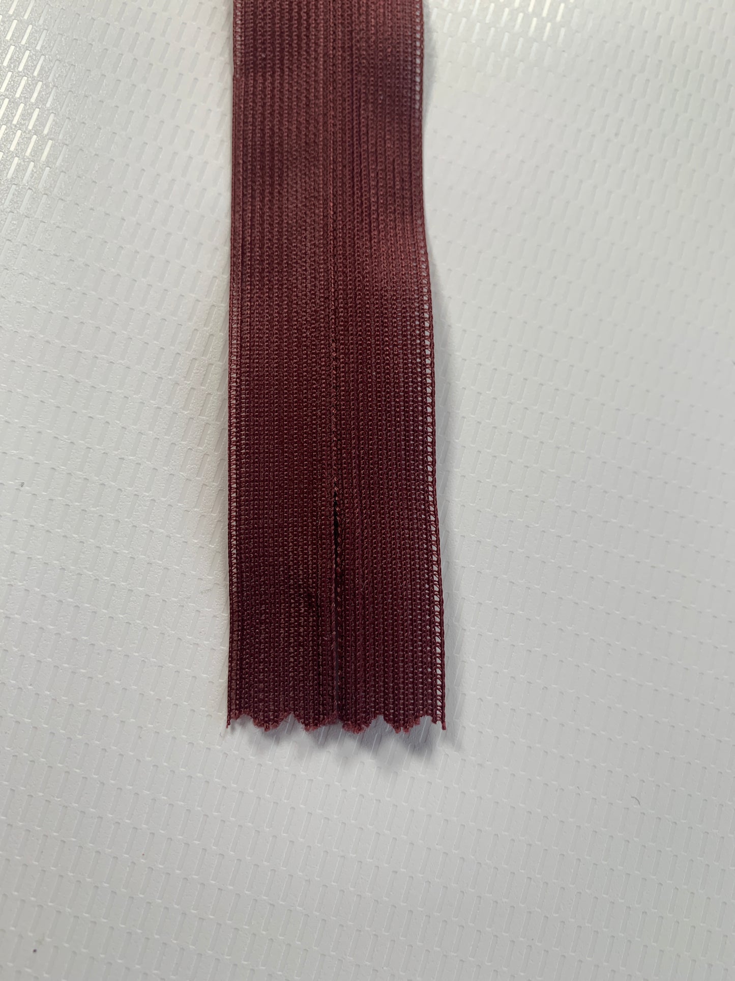 22 Inch Invisible Non-Separating, Burgandy, Plastic Zipper
