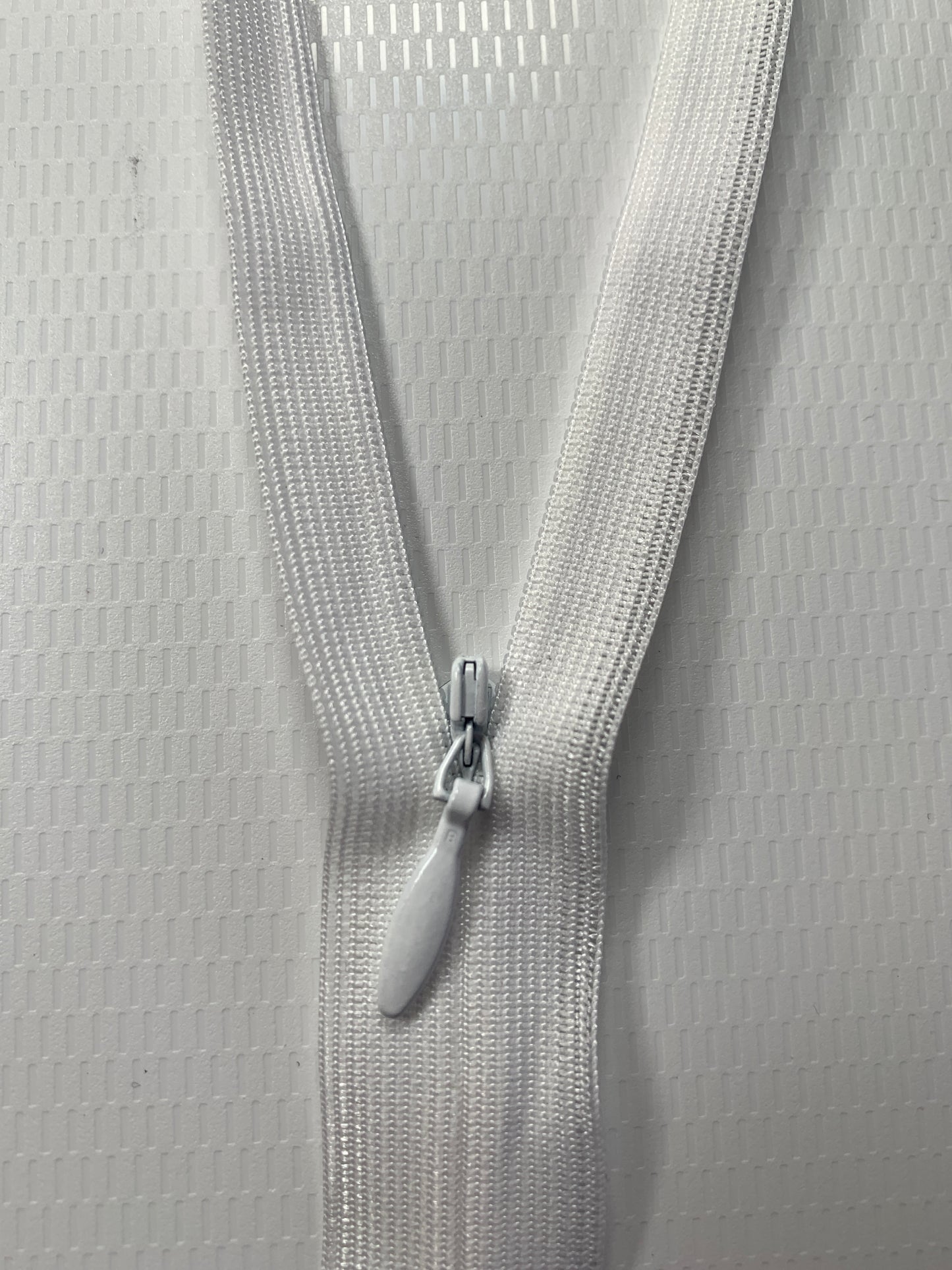 8 Inch Invisible Non-Separating, White, Plastic Zipper