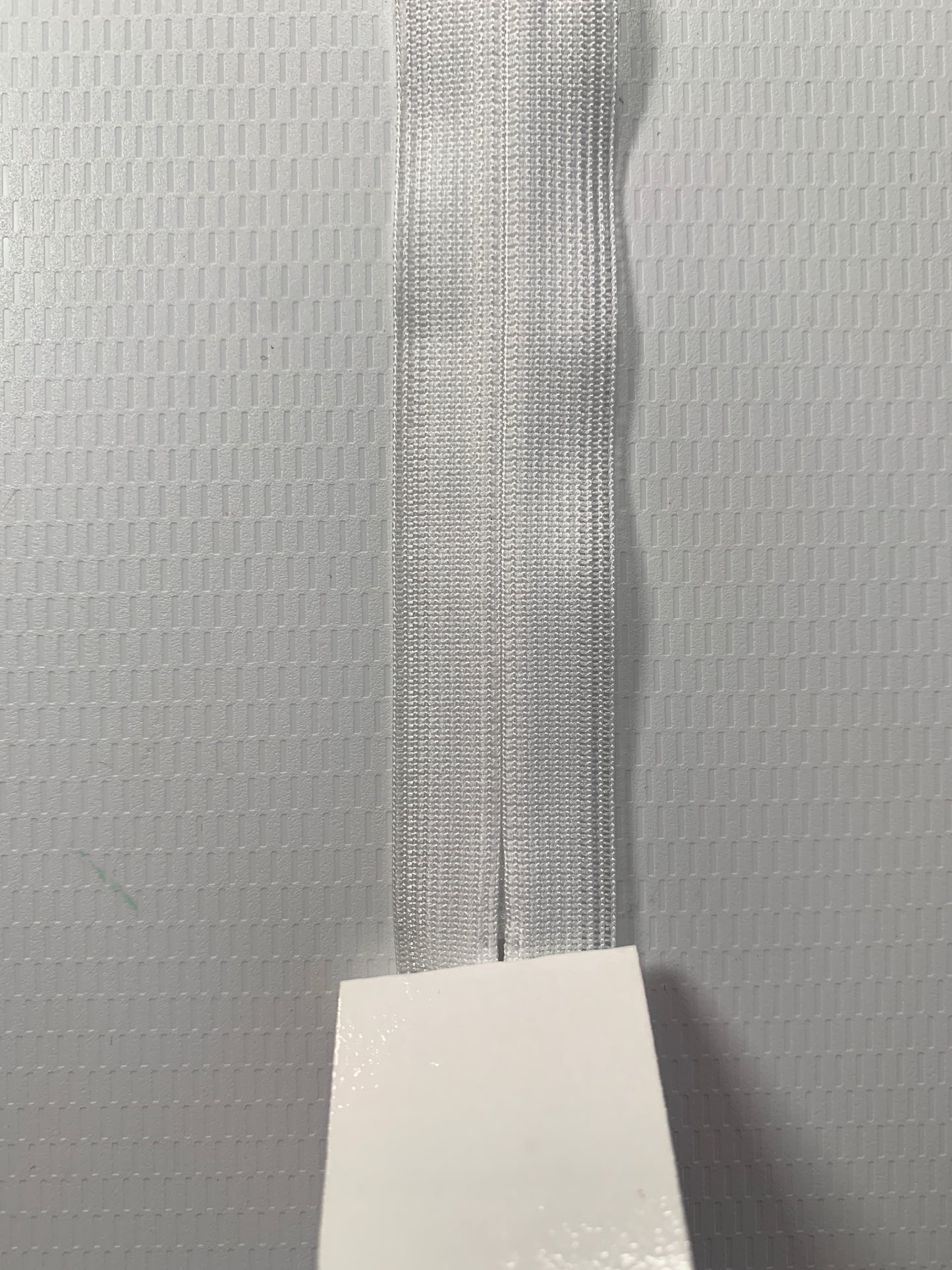 8 Inch Invisible Non-Separating, White, Plastic Zipper