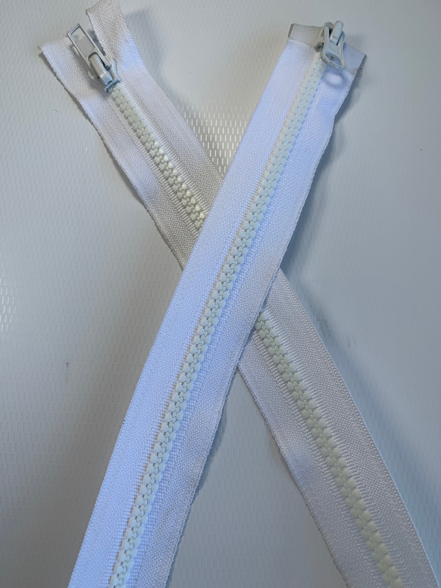 35 Inch Two-Way Plastic Molded Zipper, White