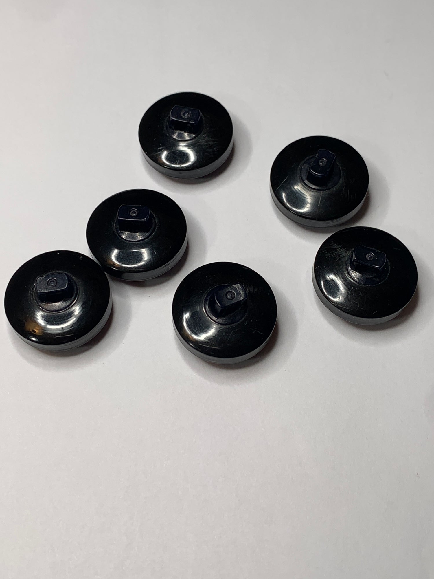 Vintage 6  Round Plastic Buttons, Shank, Medium Purple, 2.0 cm, New/Old Stock