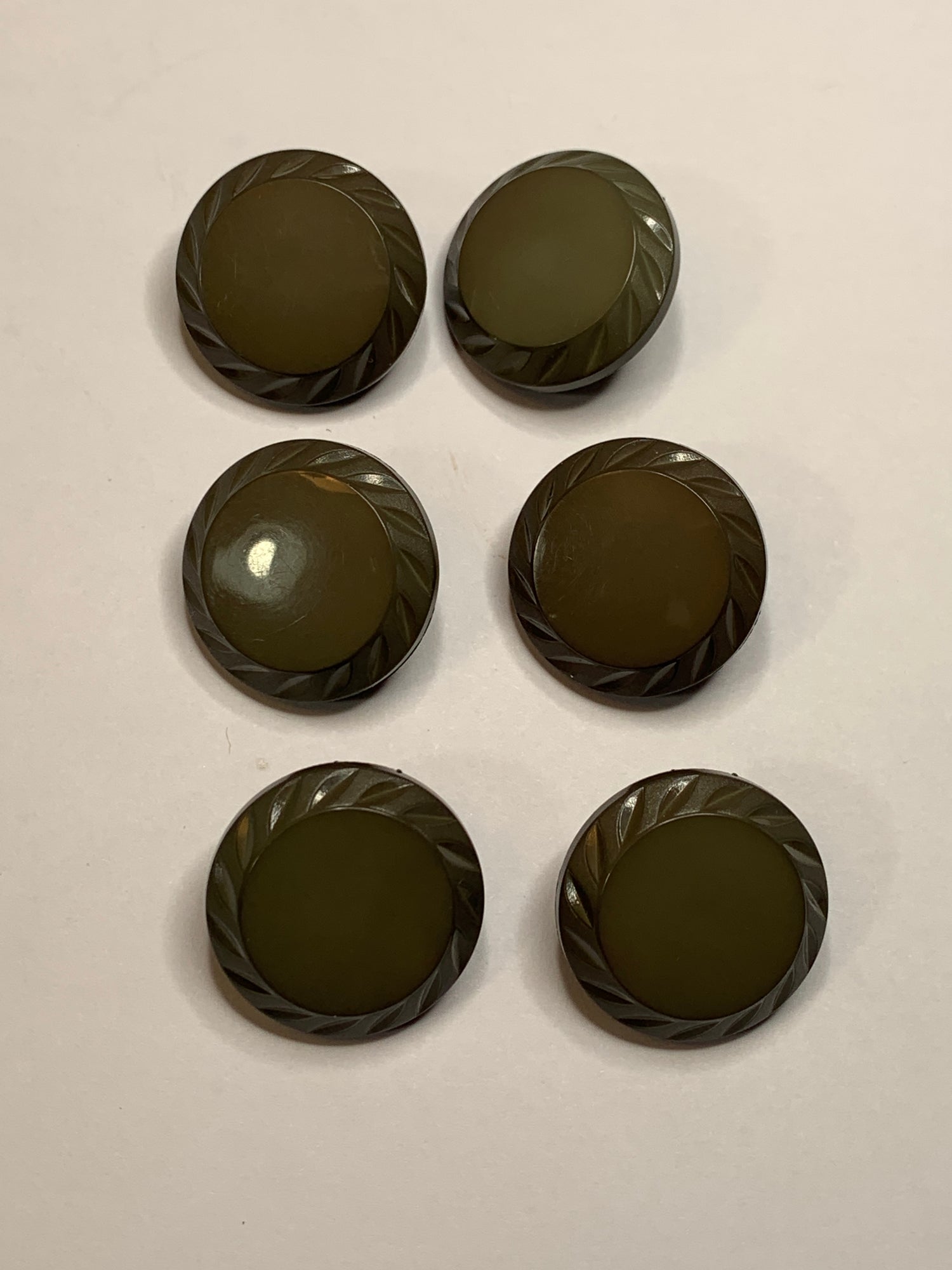 Vintage 6 Round Plastic Buttons, Shank, Green, 2.0 cm, New/Old Stock