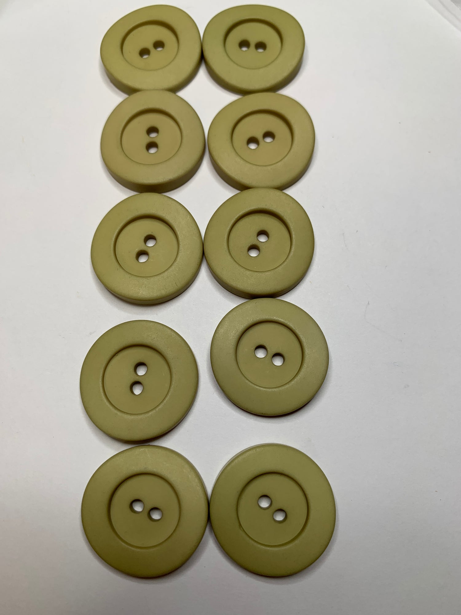 Vintage 10 Round Plastic Buttons, 2 Holes, Green, 2.0 cm, New/Old Stock