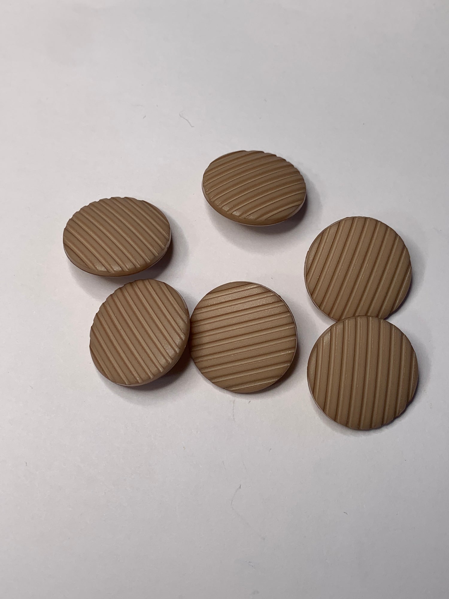 Vintage 6 Round Plastic Buttons, Shank, Brown, 2.0 cm, New/Old Stock