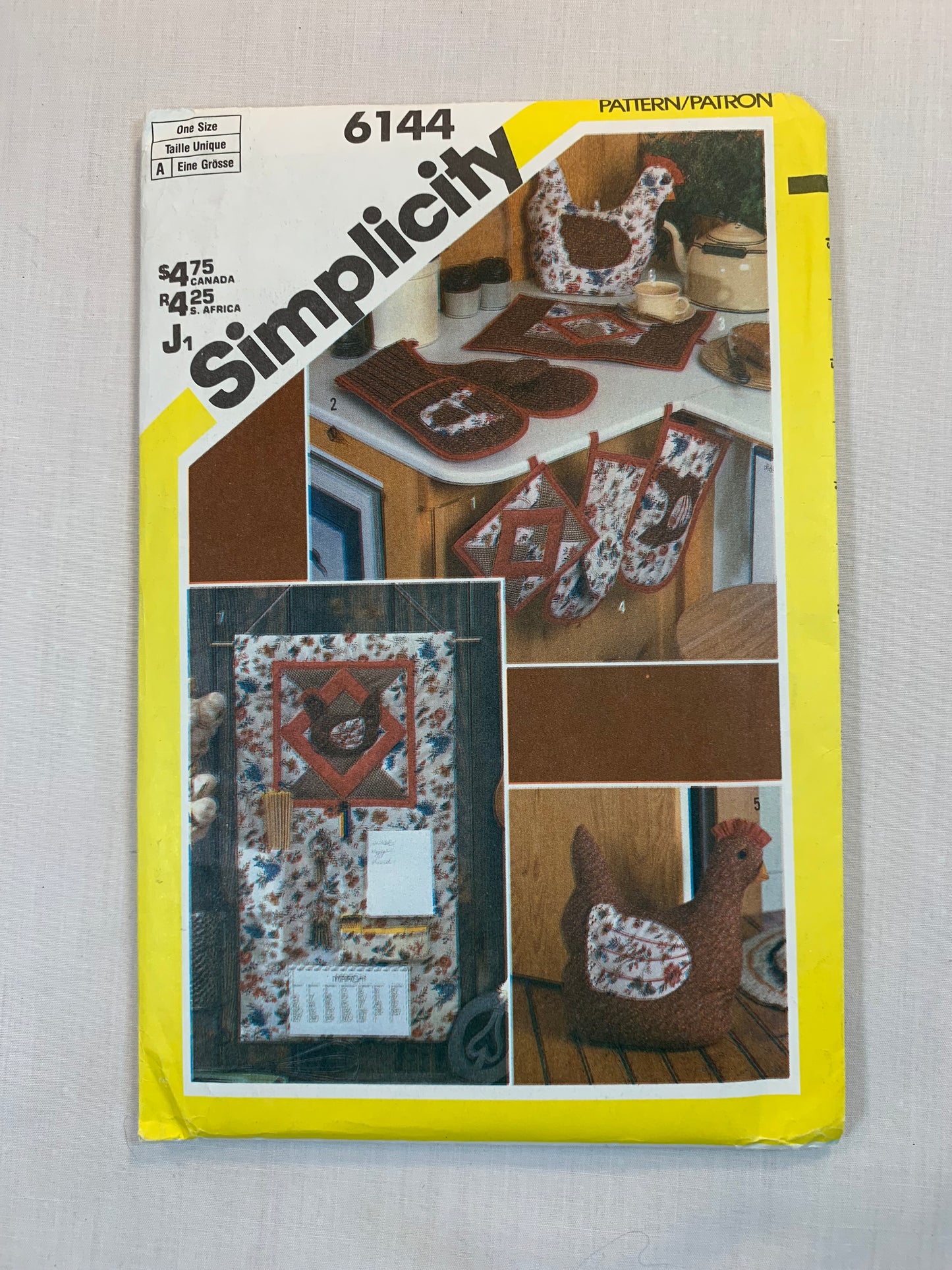 Simplicity Sewing Pattern 6144 Crafts, Kitchen Accessories, Pot Holders, Casserole Mitt, Trivet, Oven Mitts, Tea Cozy, Calendar/Organizer, Uncut, Vintage 1983