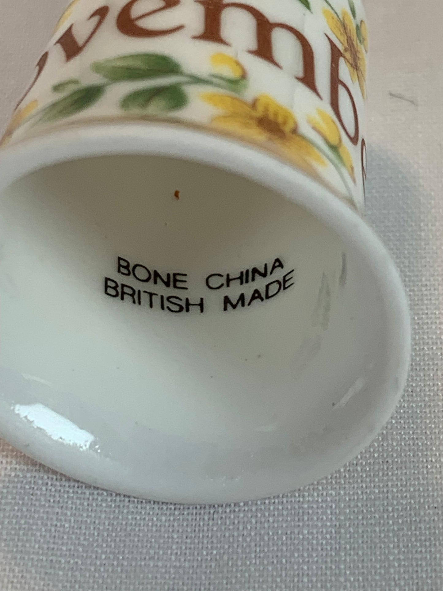 Thimble Souvenir, Gift, November, Yellow, Green, Porcelain, Sewing, Gold Trim, Bone China