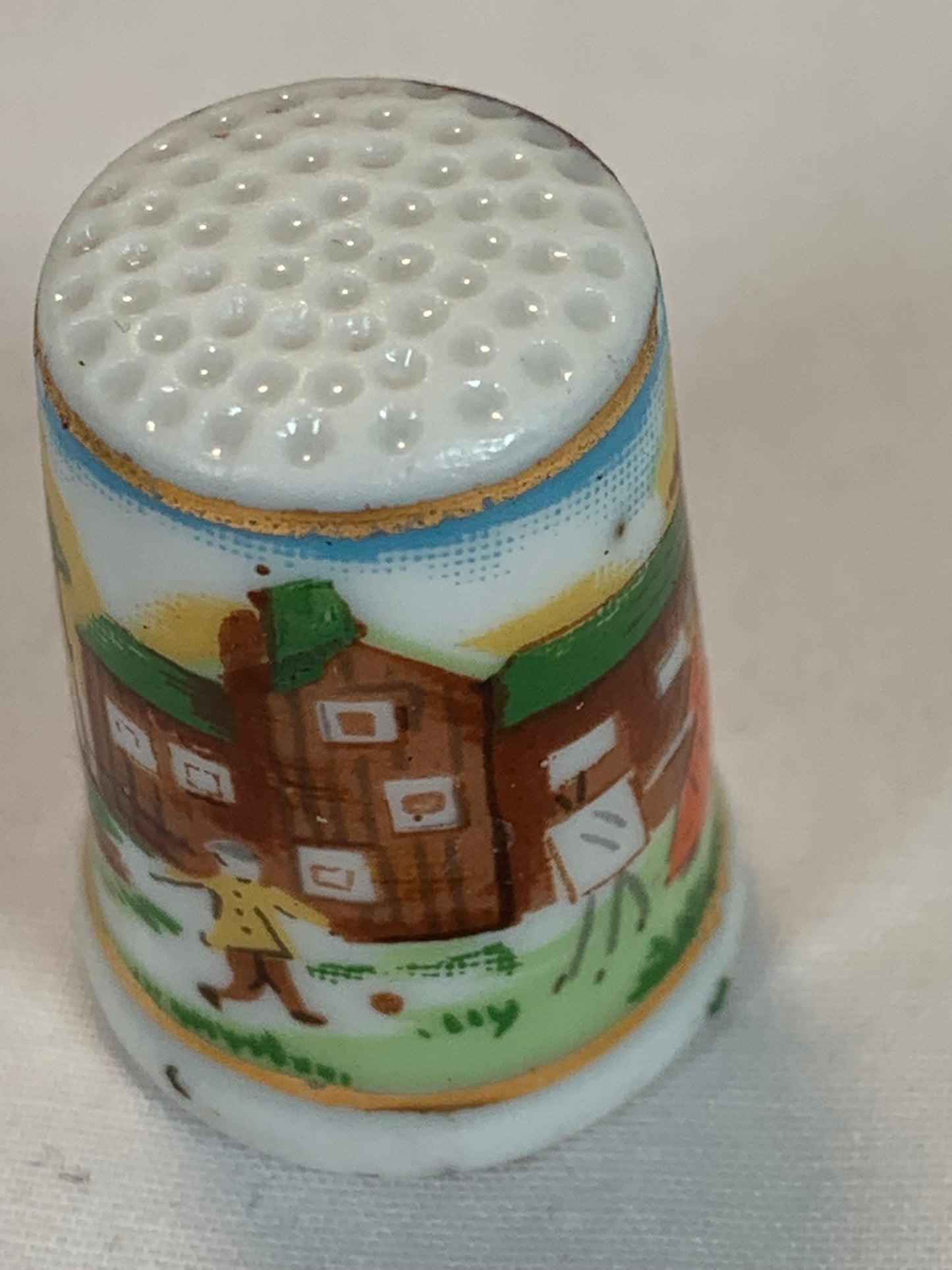 Thimble Souvenir, Gift, Country Scene, Farm House, Porcelain, Sewing, Gold Trim