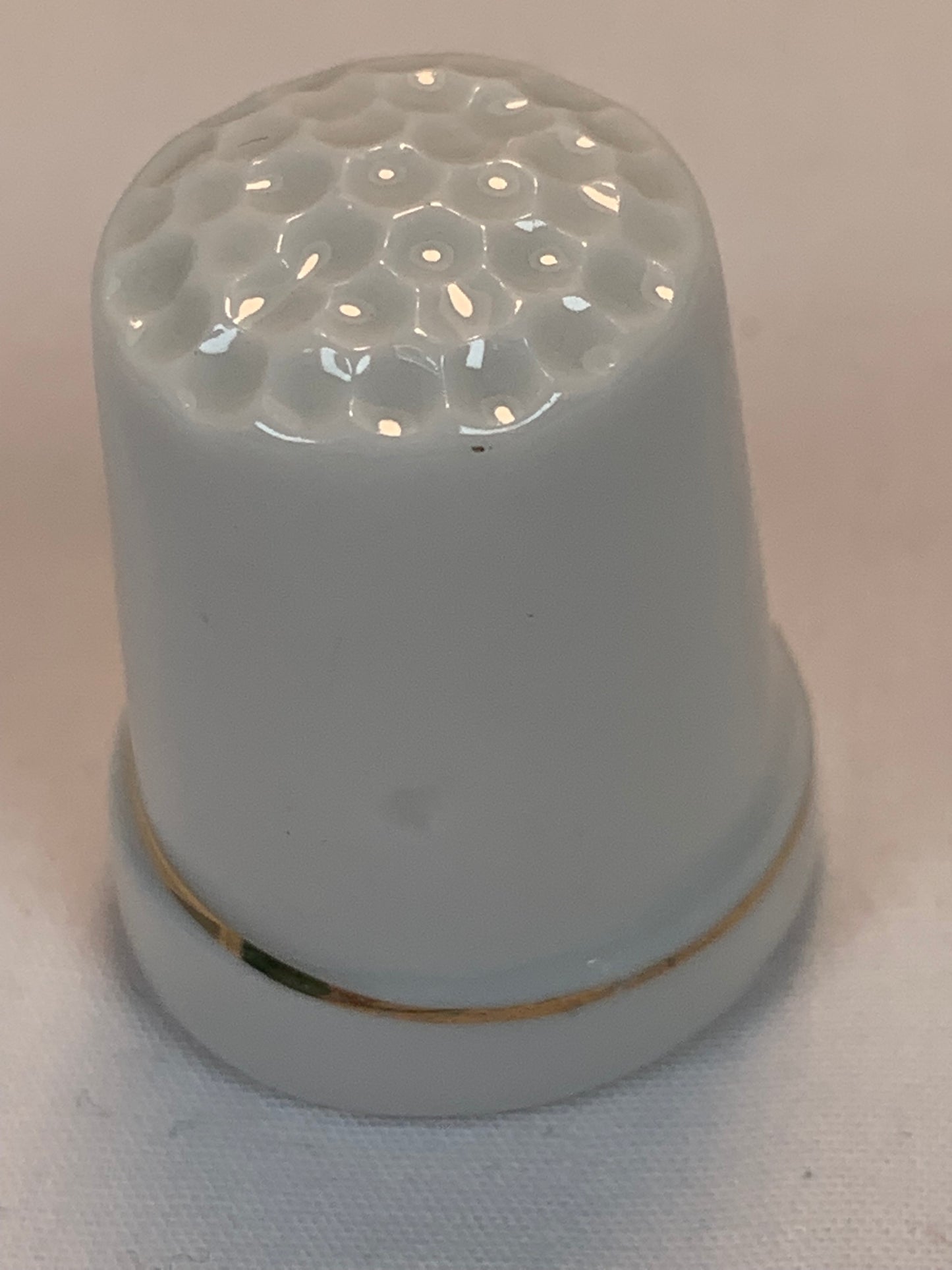 Thimble Souvenir, Gift, Hawaii, Porcelain, Sewing, Gold Trim