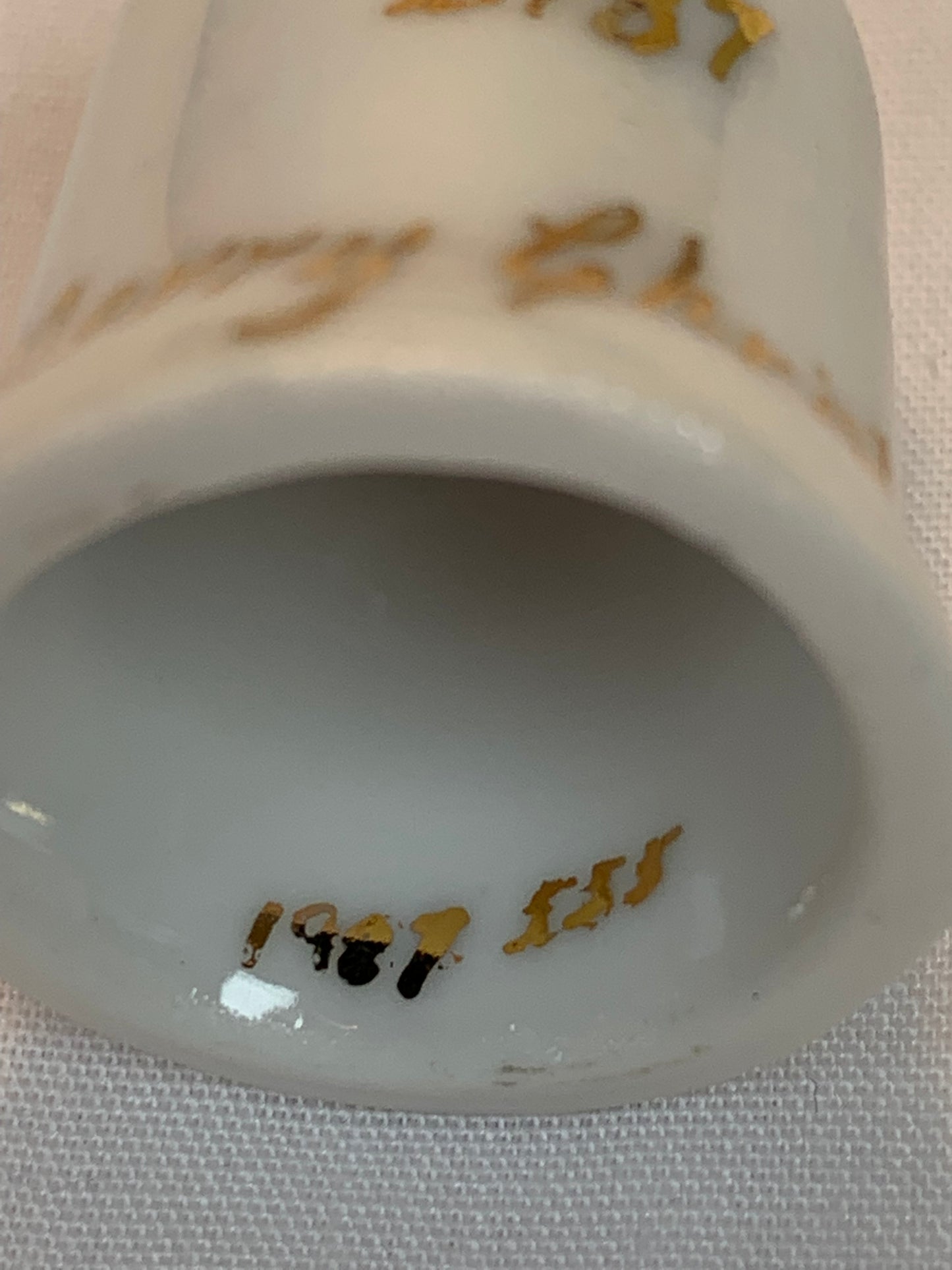 Thimble Souvenir, Gift, Merry Christmas 1987, Porcelain, Sewing, Gold Trim