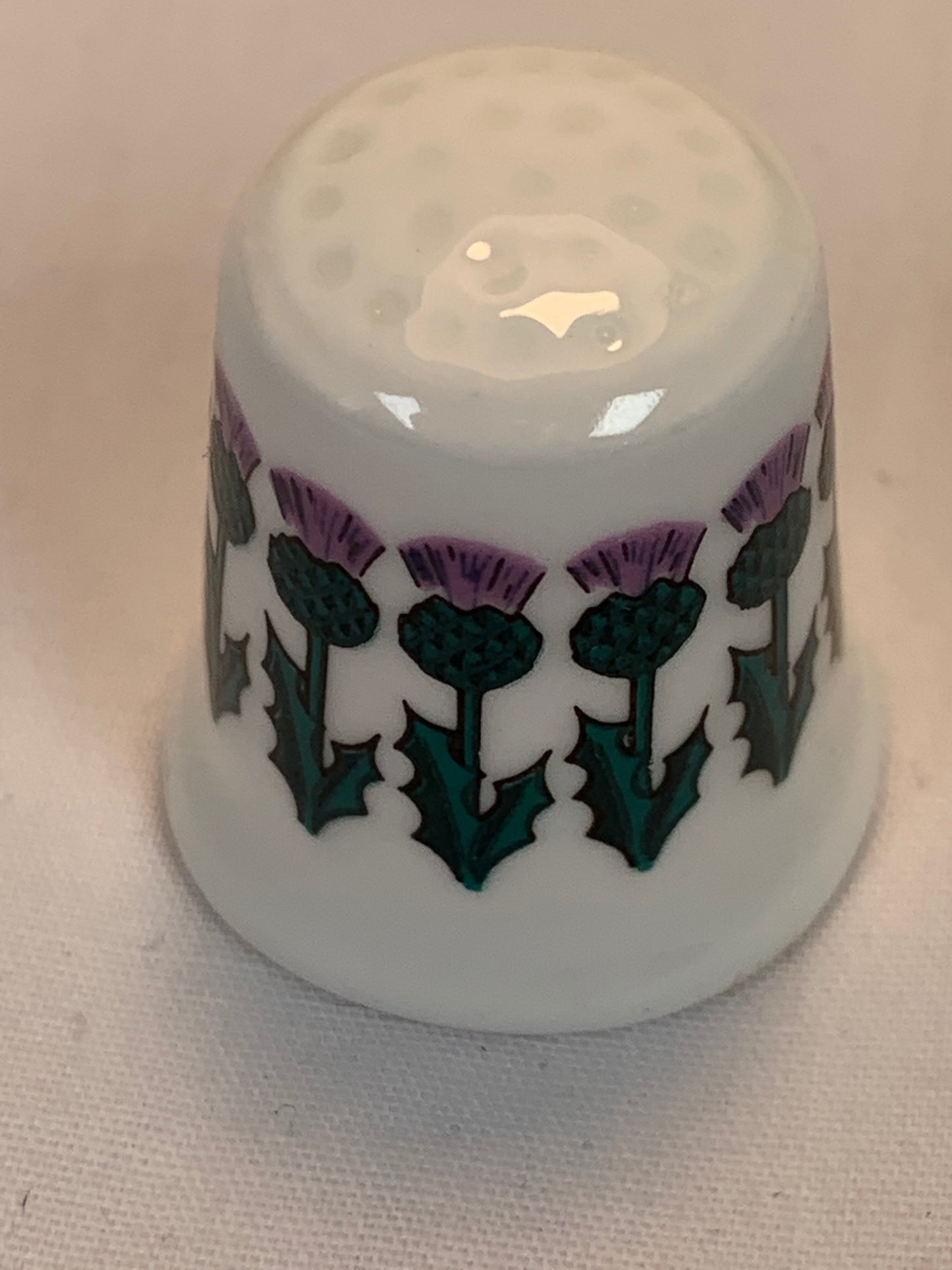 Thimble Souvenir, Gift, Aberdeen, Thistle Purple flower, Porcelain, Sewing, Gold Trim