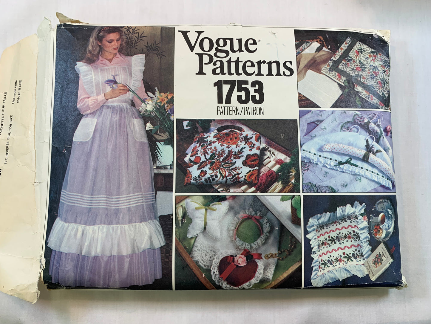 Vogue 1753 Crafts, Gifts, Apron, Pillow, Sachets, Bags, Hanger, Cut