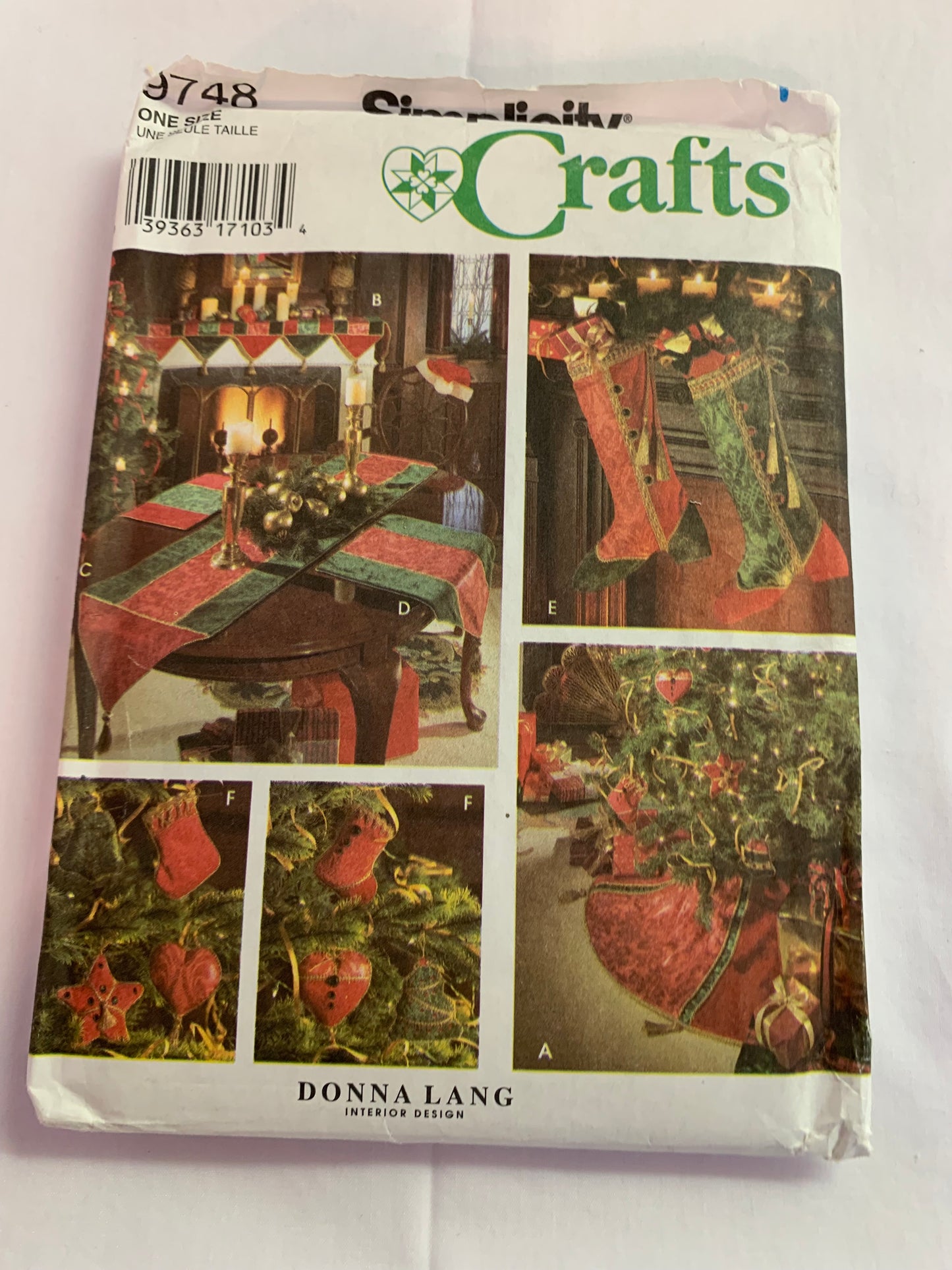 Simplicity Sewing Pattern 9748 Christmas Ornaments, Wreath, Stockings, Treeskirt, Ornaments, Table Runner, Place Mat, Napkin, Mantel Scarf, Cut, Vintage 1995