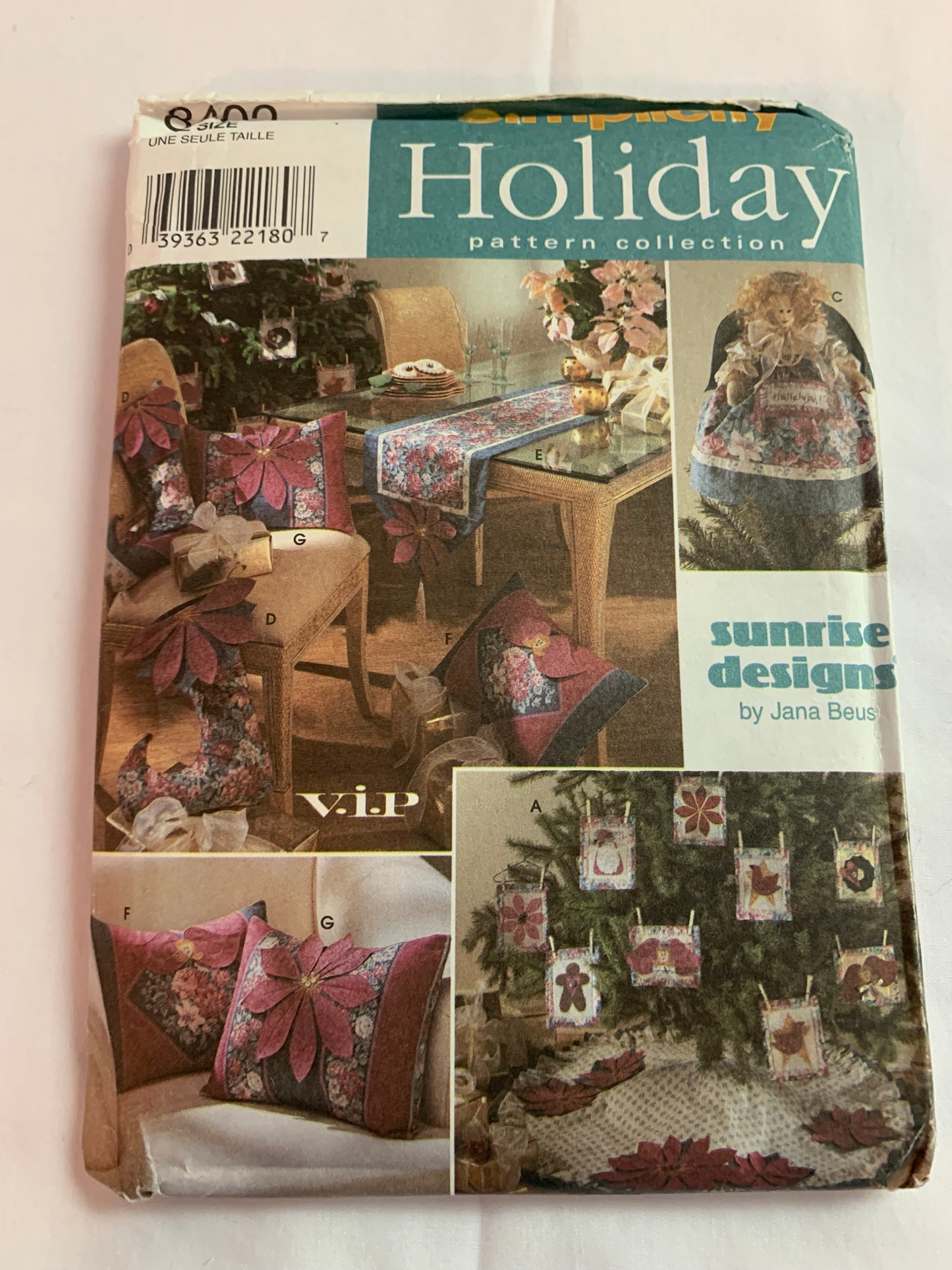 Simplicity Sewing Pattern 8402 Christmas Ornaments, Stockings, Treeskirt, Table Runner,Pillow, Tree Topper, Uncut, Vintage 1998