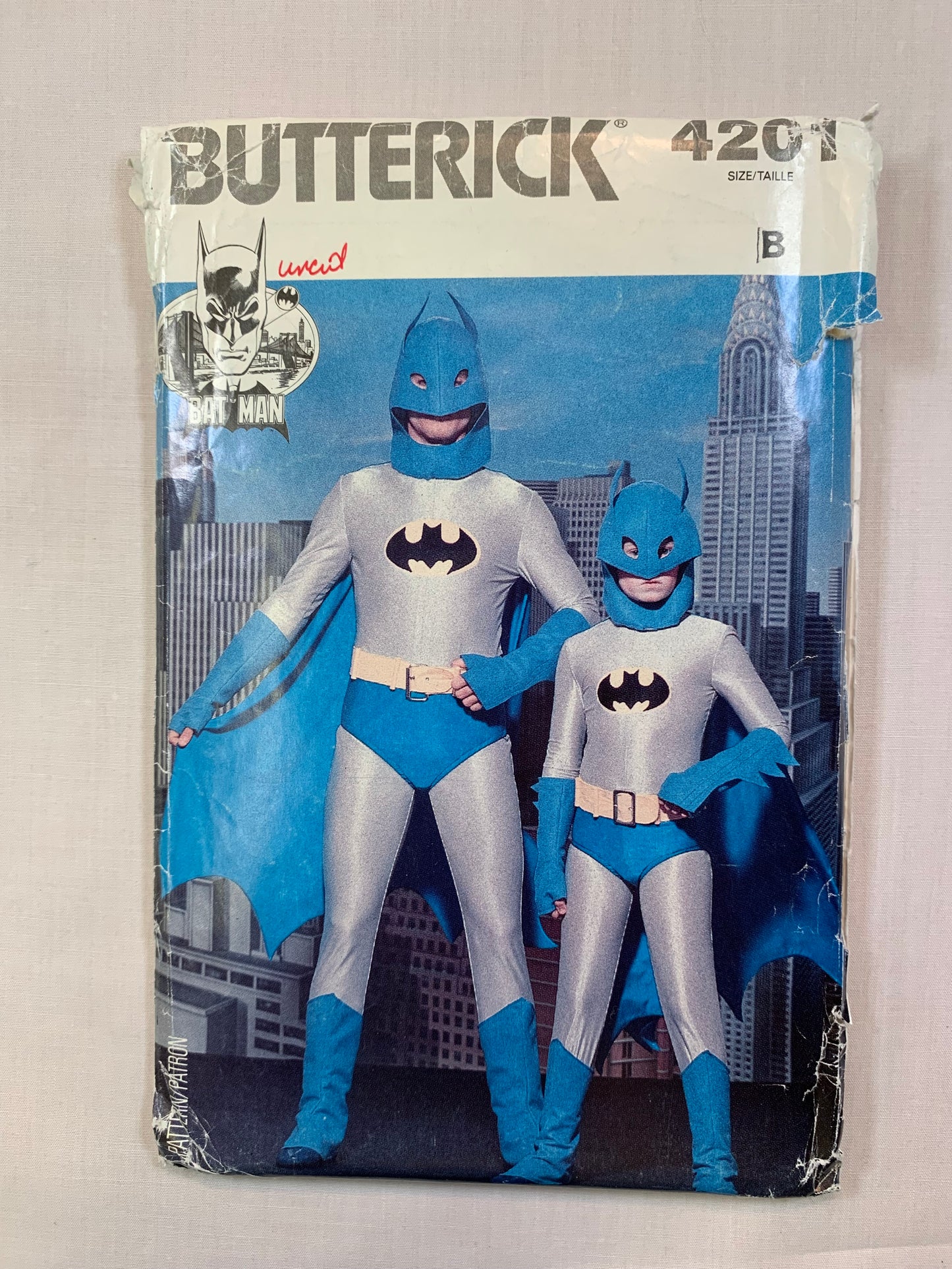 Butterick 4201, Boys' Costumes, Halloween, Batman Size 7-14, Uncut, Vintage 1989
