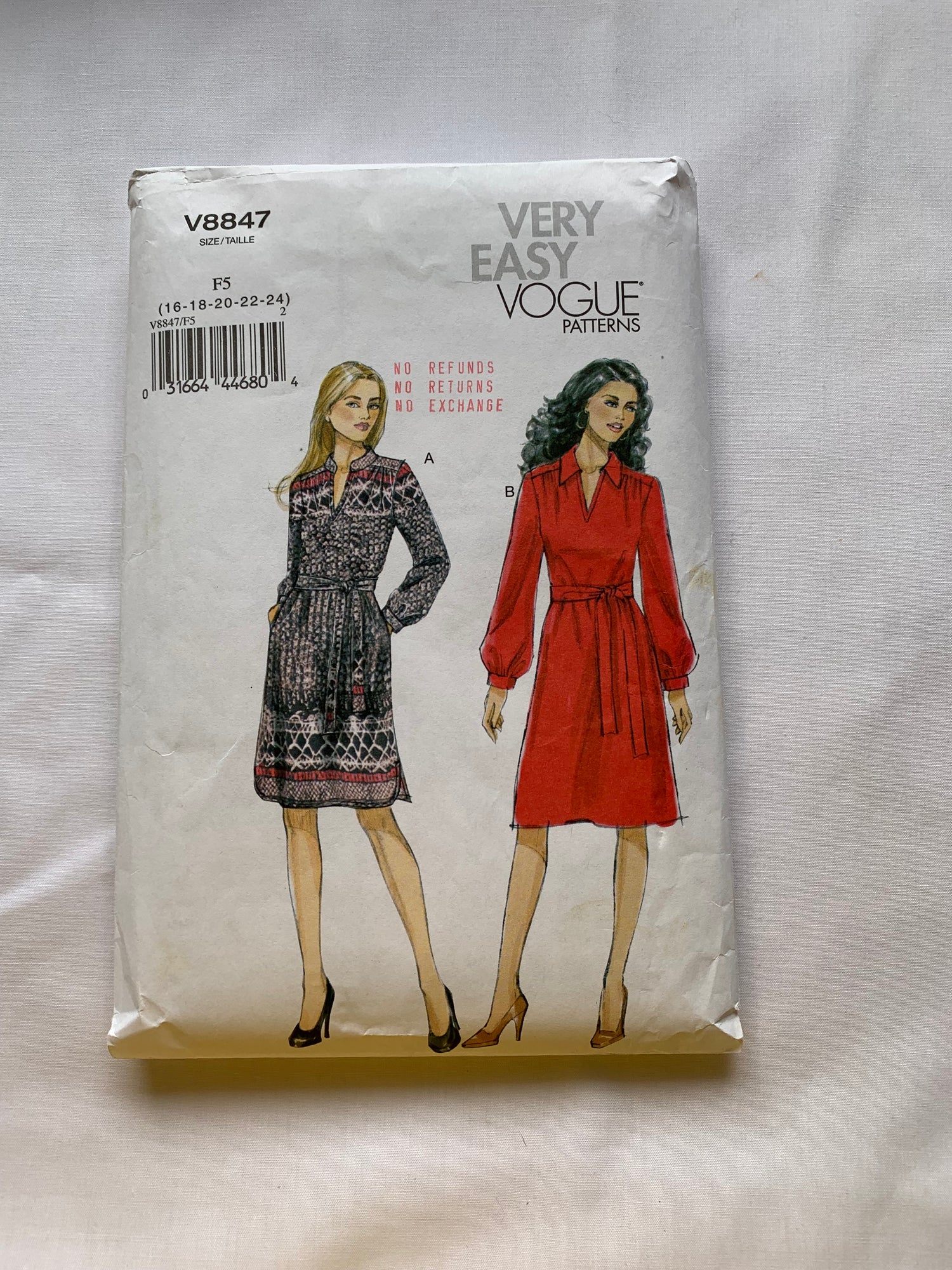 Vogue Sewing Pattern V8847 Misses' Dress, Loose-Fitting, Belt, Pullover, Long Sleeves, Collar, Pockets, Size 16-24, Cut, 2012