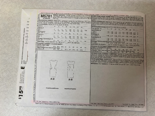 McCall's Sewing Pattern M5701 Misses' Pullover Dress, Sleeveless, Below Knee, Zipper, Pockets, Pleats, Size 14-20, Uncut, 2008