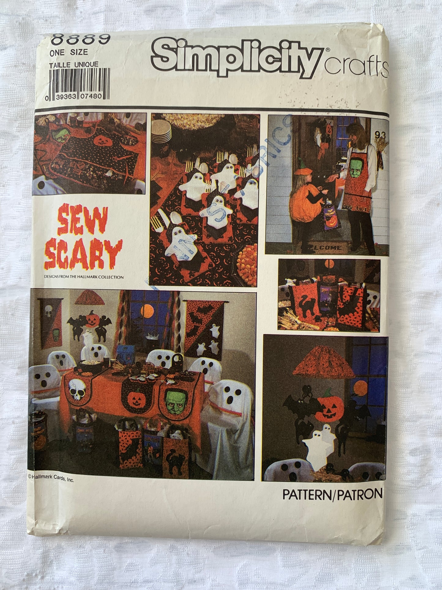 Simplicity Sewing Pattern 8889 Crafts, Halloween, Ghosts, Wreath, Table Runner, Banner, Tote, Chair Cover,Uncut, Vintage 1988