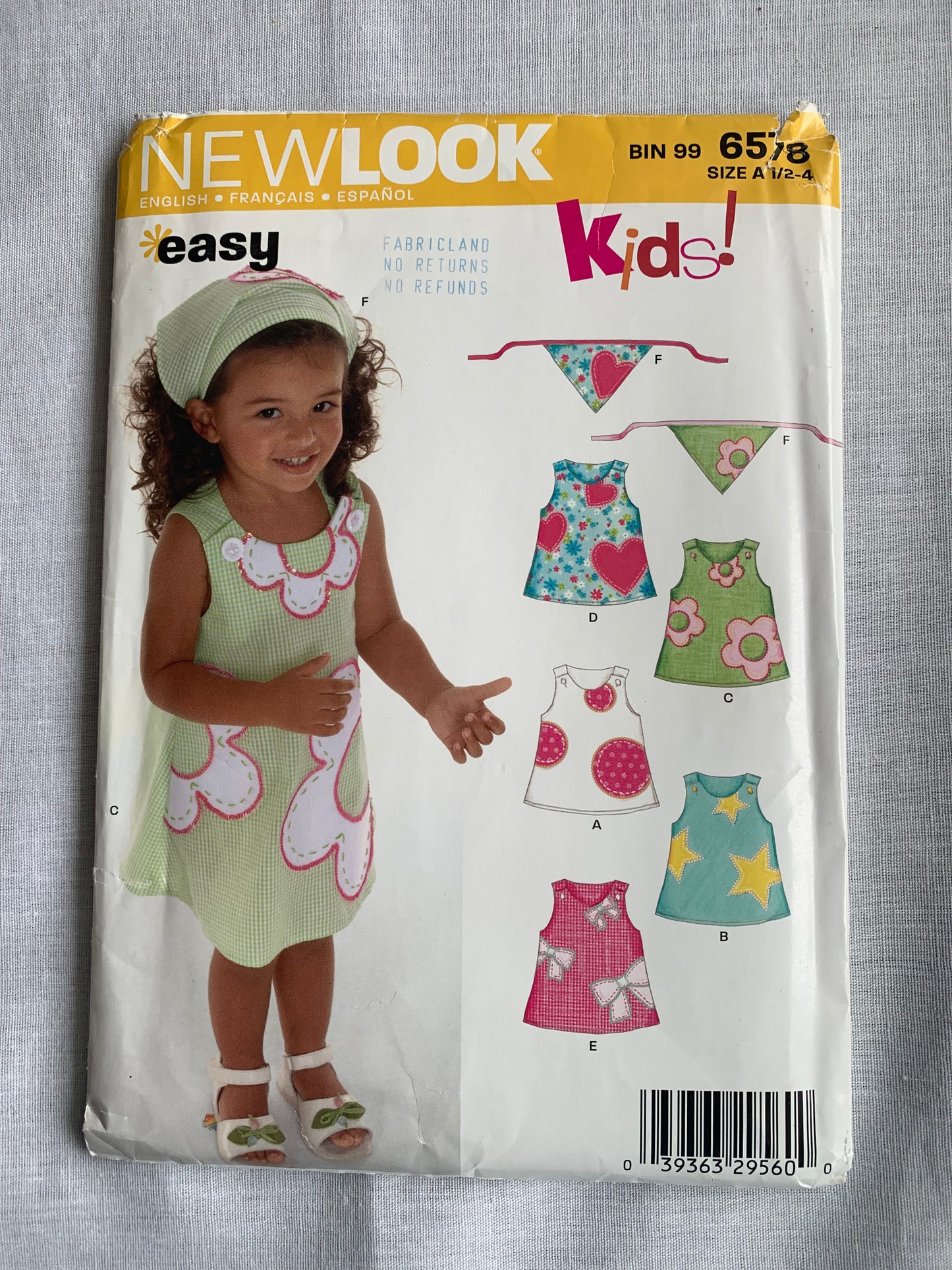 Simplicity New Look Sewing Pattern 6578 Girls' Toddlers' Dress, Sleeveless, Scarf, Shoulder Straps, Size 1/2 - 4, Uncut, 2011