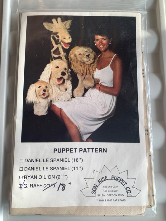 Son Rise Soft Crafts Pattern Puppets Animals, Giraffe, Size 18", Uncut, Vintage 1981