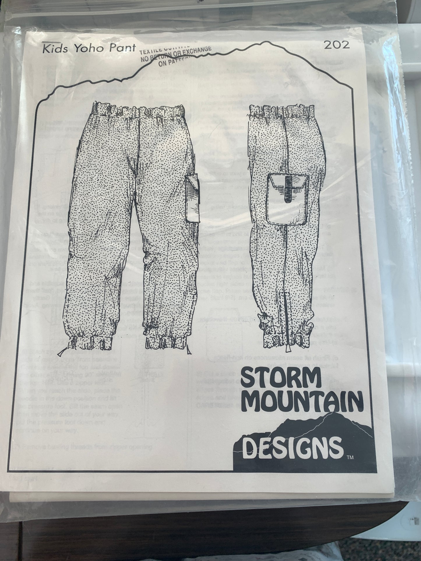 Storm Mountain Designs Sewing Patterns 202 Youth Ski/Snow Pants, Elastic Waist, Pocket, Zipper Side, Size 31-38, Uncut, Vintage 1995