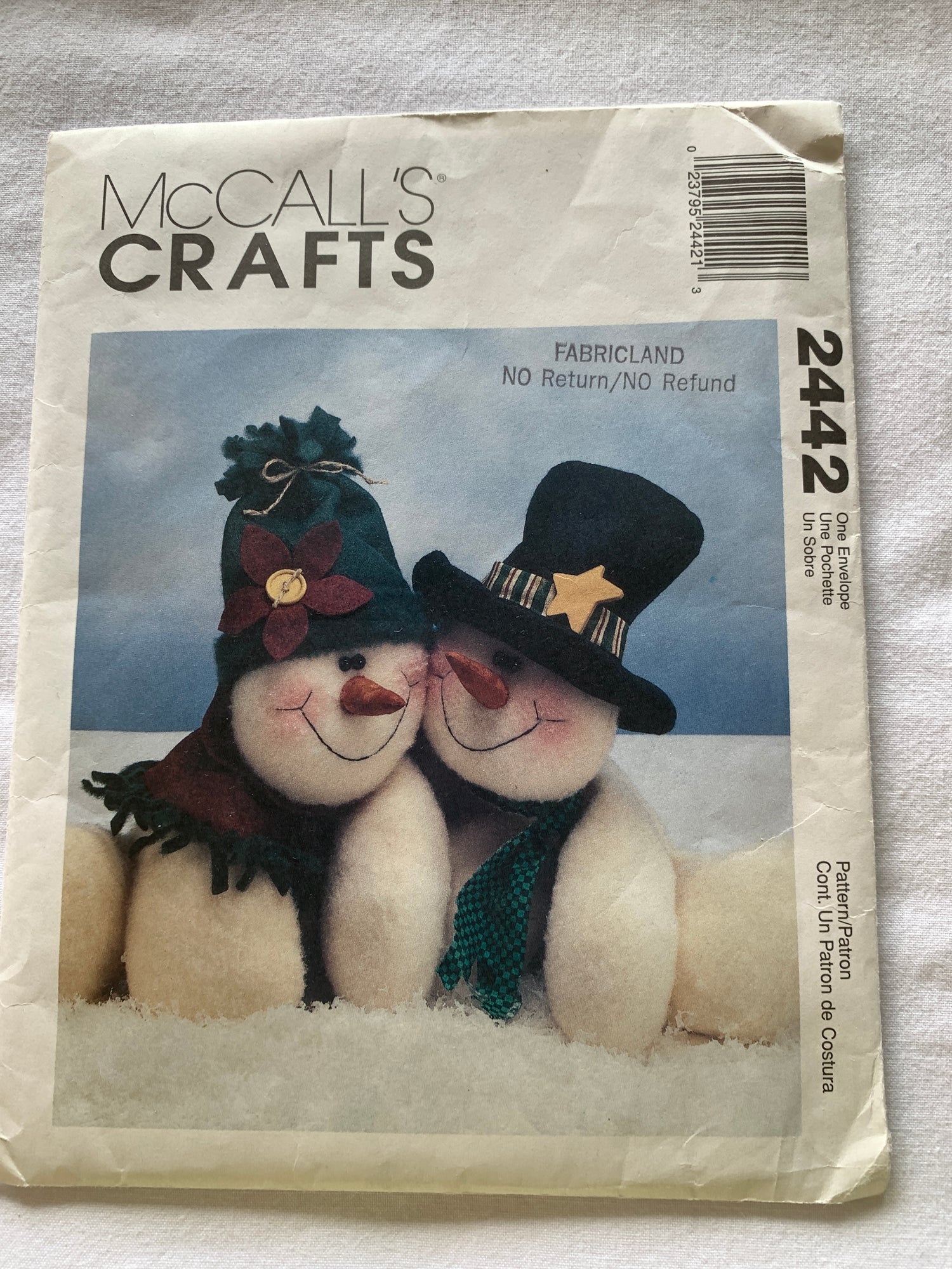 McCall's Sewing Pattern 2442 Crafts, Christmas Holiday Ornaments, 15" Snowmen, Hats, Scarf, Cape, Uncut, Vintage 1999