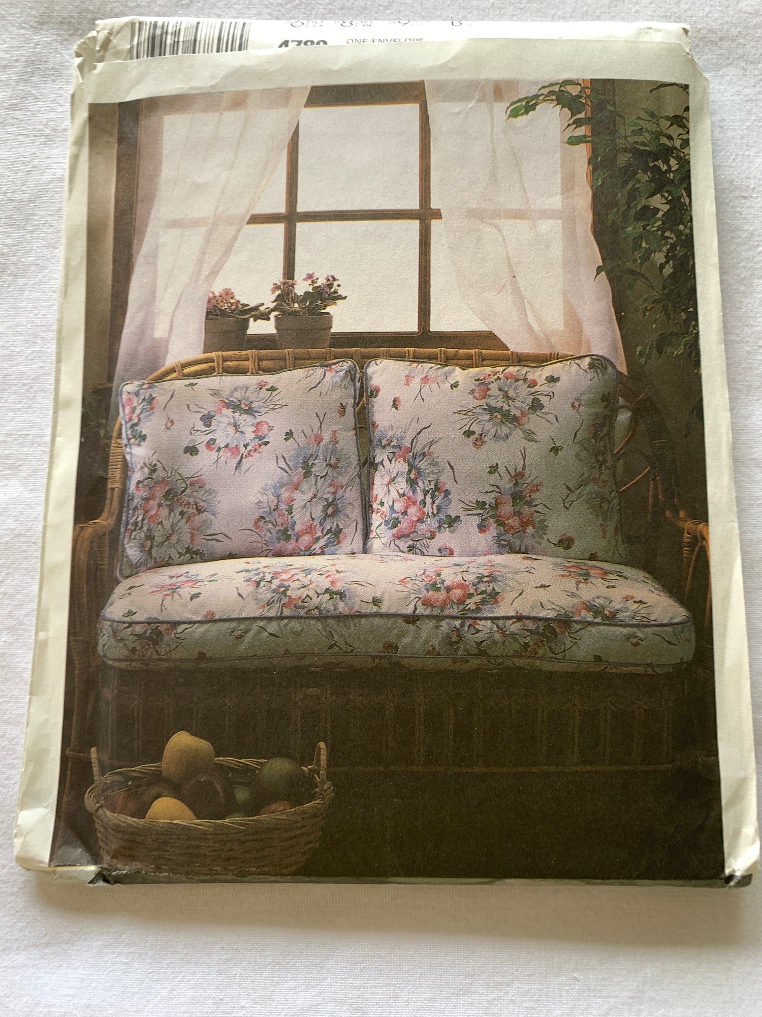 McCall's Sewing Pattern 4789 Pillow Essentials, Wedge, Neck Roll, Square, Love Seat, Back Cushion, 2002