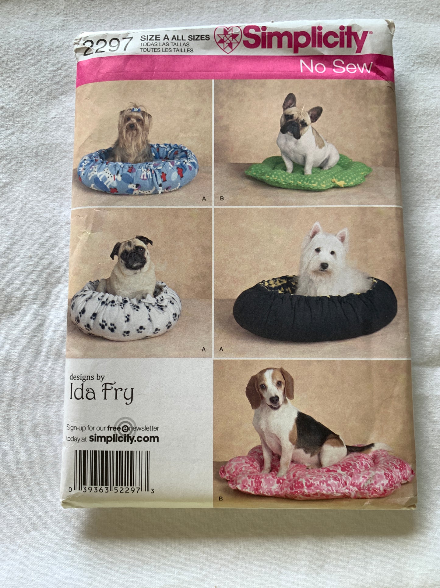 Simplicity Sewing Pattern 2297 Craft No Sew Dog Beds, Size XS-M, Uncut, 2010
