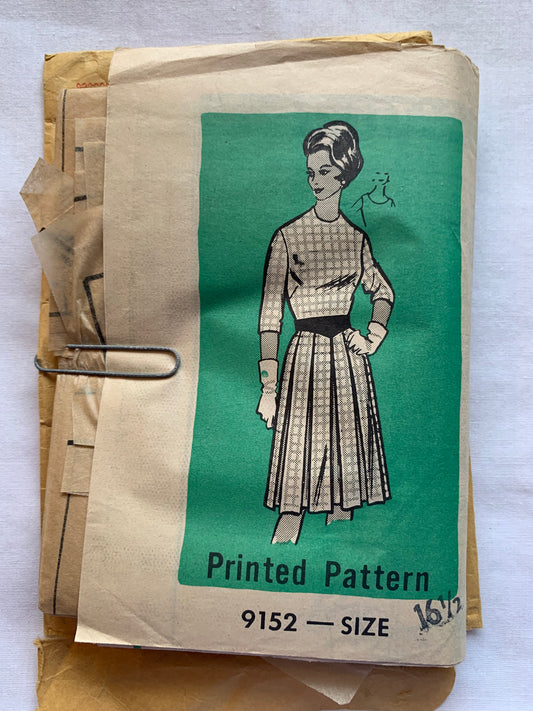Star Weekly Sewing Pattern 9152 Misses'/Women's Half Sizes Dress, Zipper Back, Long Sleeves, Darts, Fitted, Size 16 1/2, Cut, Vintage 1965