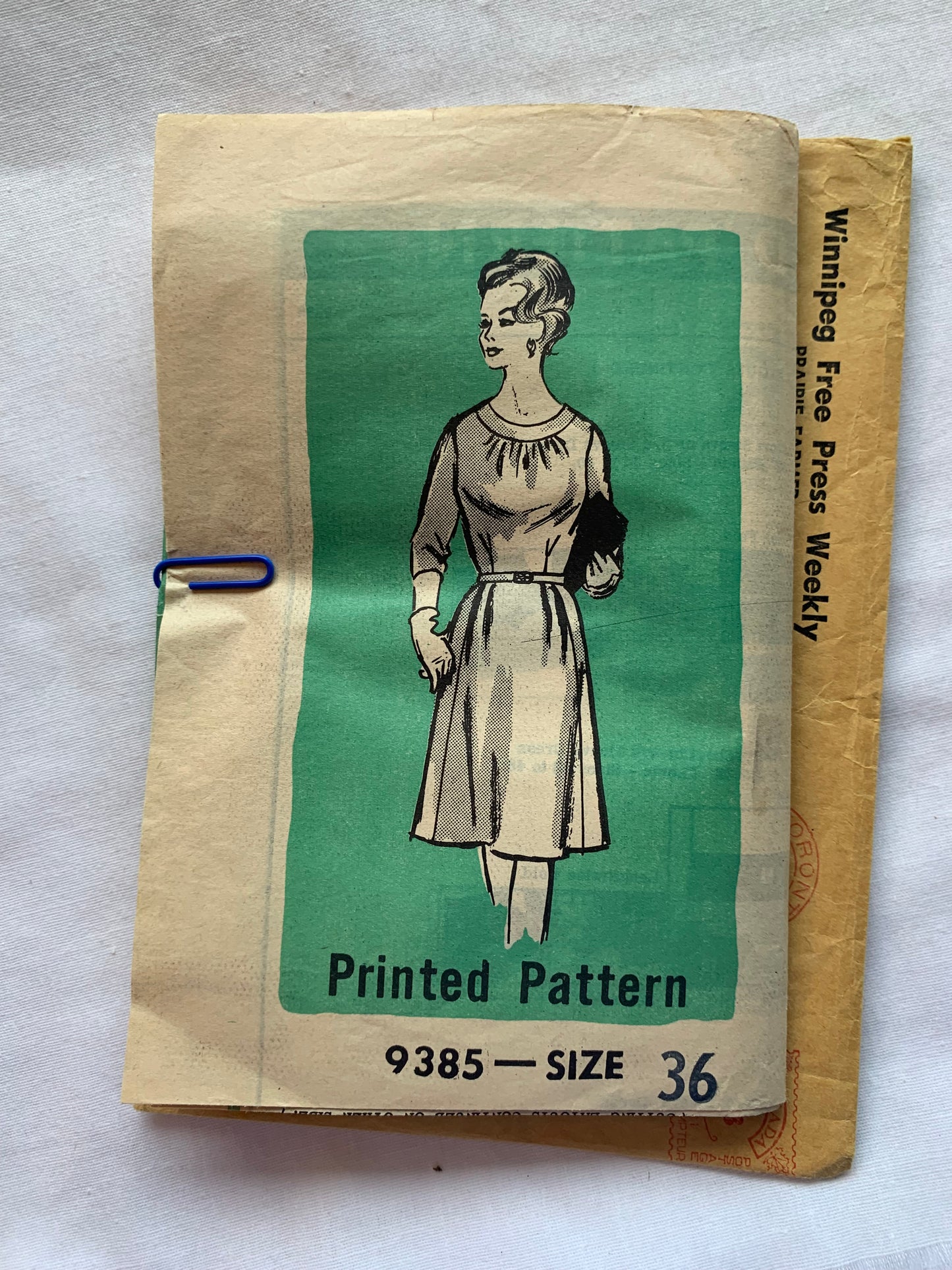 Free Press Sewing Pattern 9385 Misses'/Women's Half Sizes Dress, Zipper Back, Long Sleeves, Darts, Fitted, Size 36, Cut, Vintage 1965