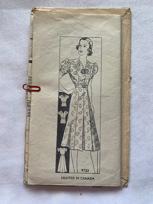 Edmonton Journal Sewing Pattern 9733 Misses'/Women's Dress,Side Zipper, Short Sleeves, Darts, Fitted, Size 16, Cut, Vintage 1938
