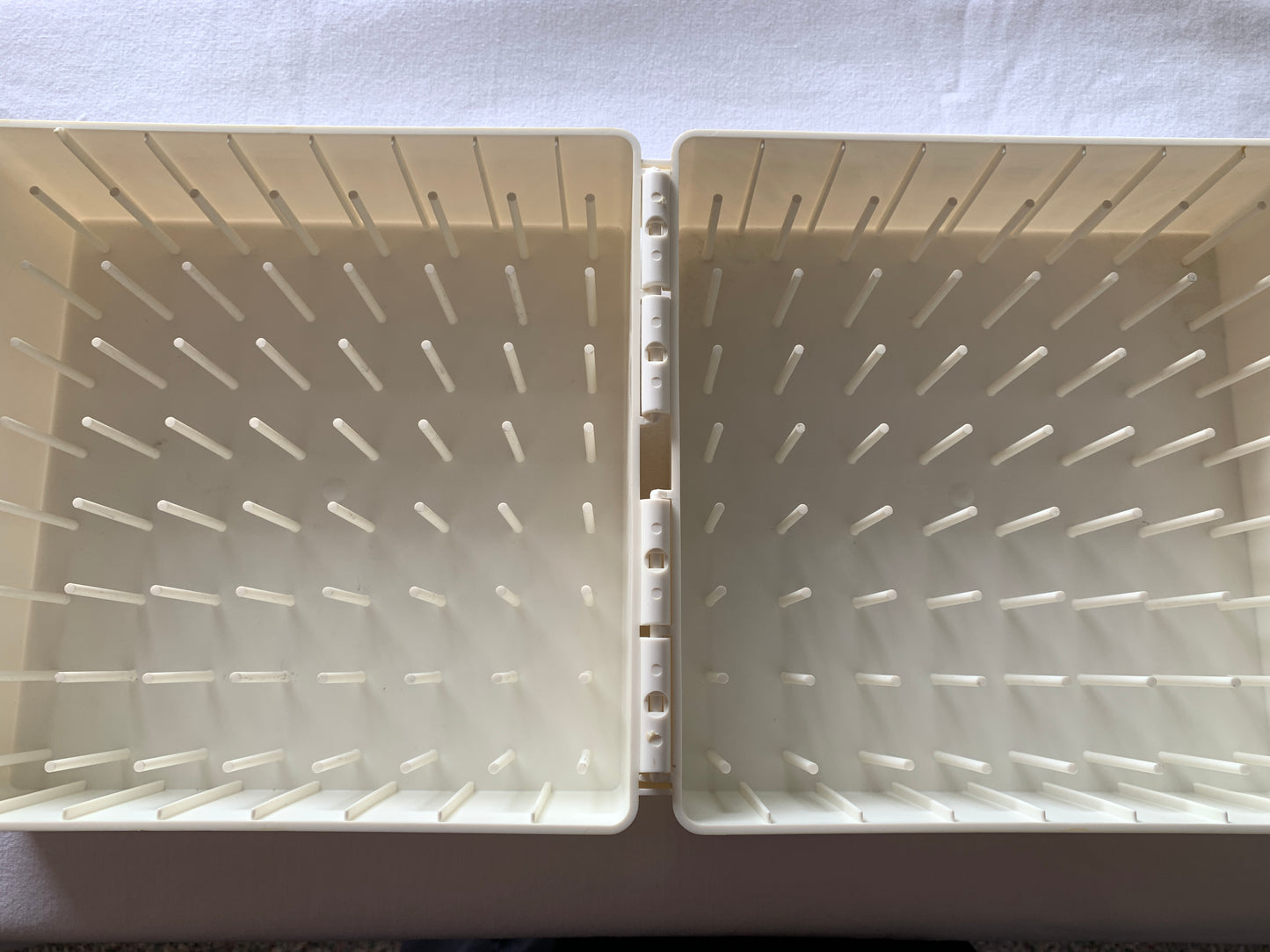 Thread Box, Spool Caddy, Compact, Holds 128 Skinny Spools, Lightweight, Plastic
