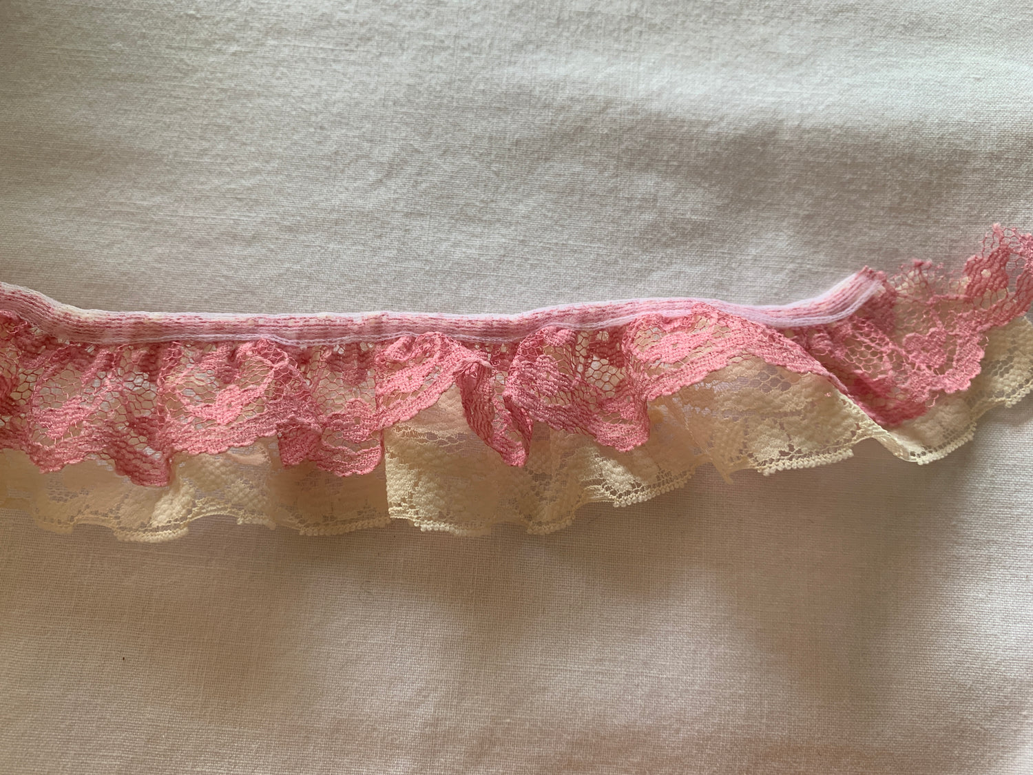 Lace Pink and Cream Color, 35 Feet, 1 1/4 Inch Wide, Trim, Lace, Crafts, Hobbies, Photos. Card-Making, Baby Clothes