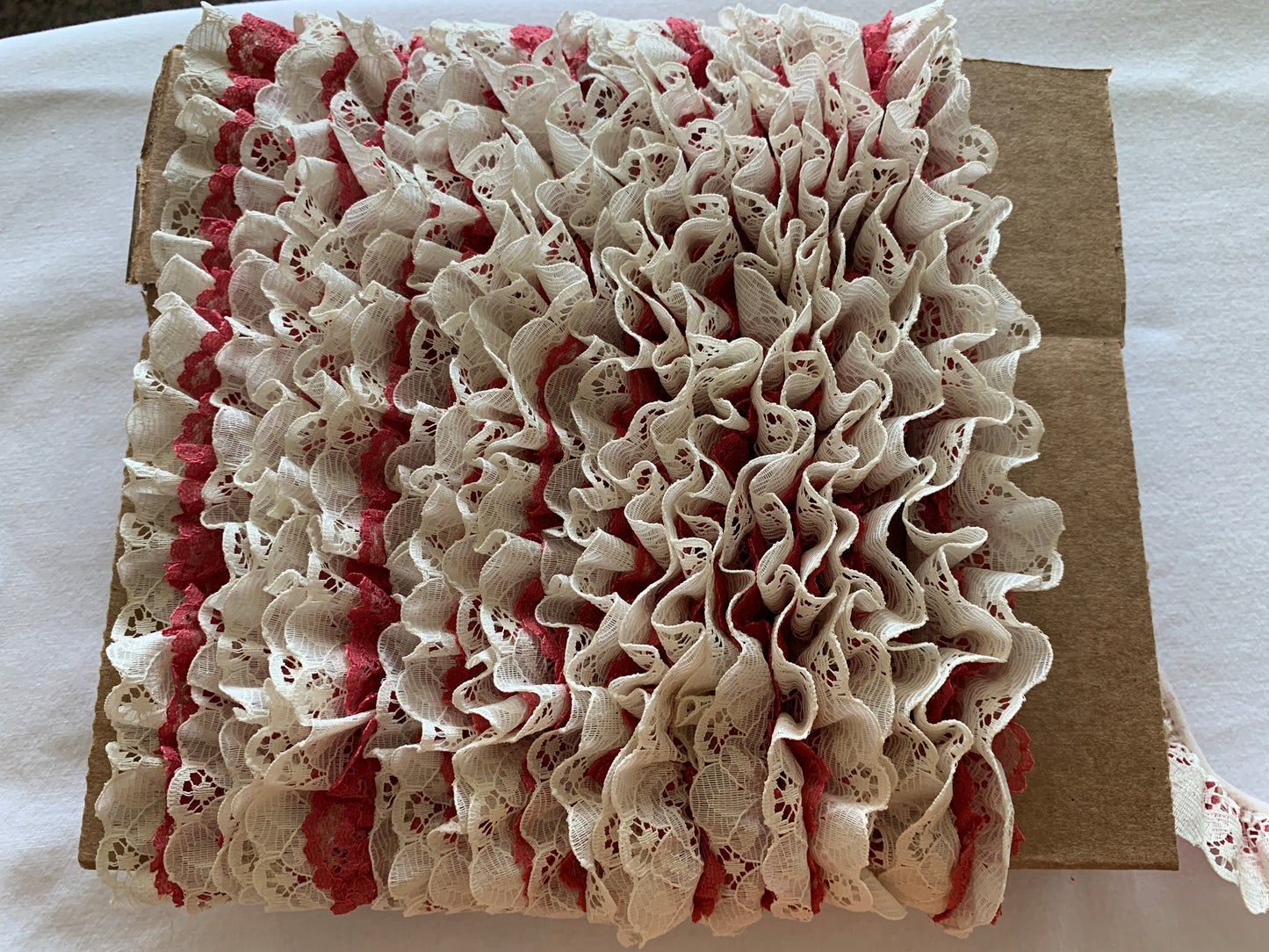 Lace Dark Pink and White, 30 Feet, 1 1/4 Inch Wide, Trim, Lace, Crafts, Hobbies, Photos. Card-Making, Baby Clothes