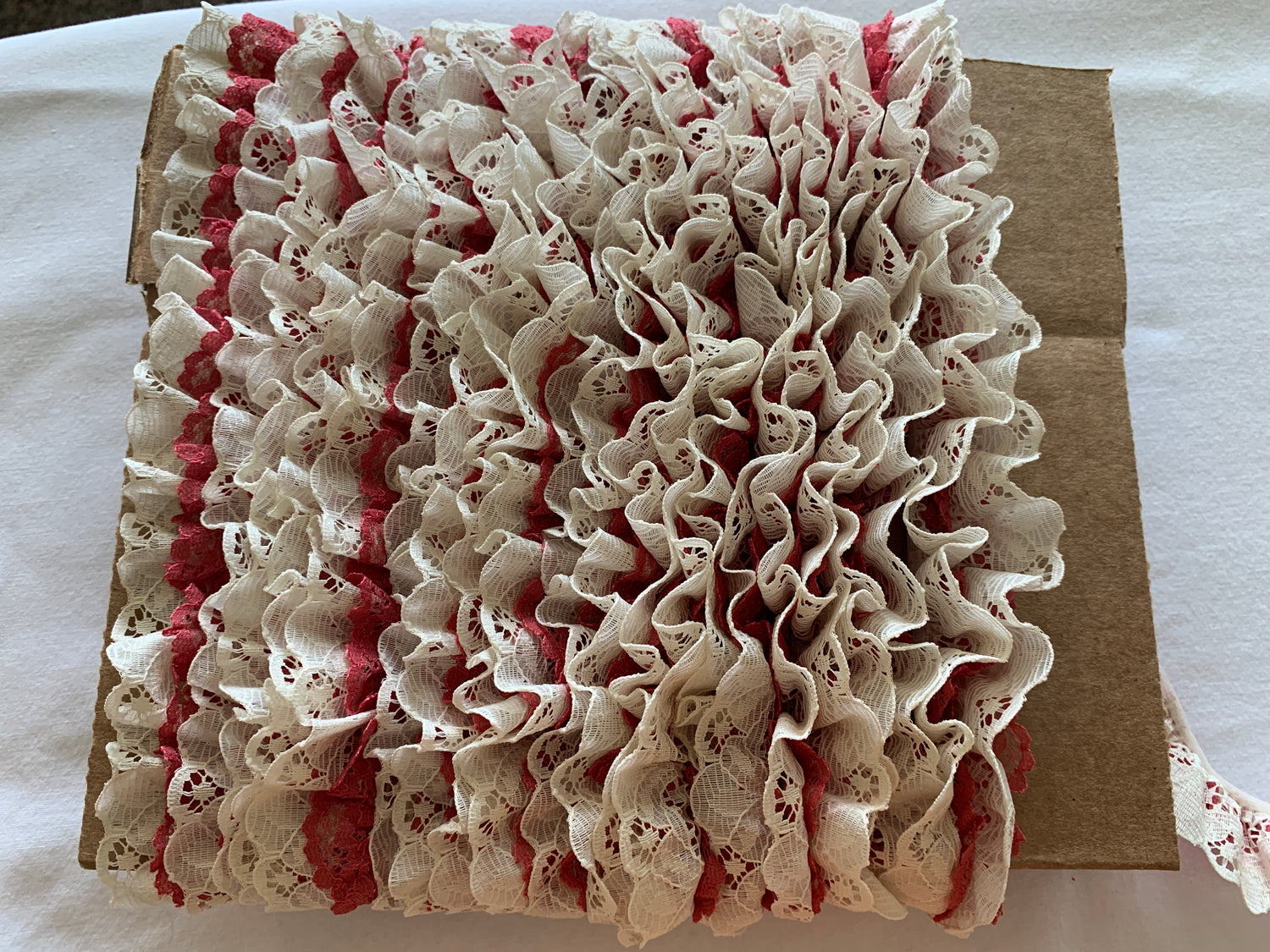 Lace Dark Pink and White, 30 Feet, 1 1/4 Inch Wide, Trim, Lace, Crafts, Hobbies, Photos. Card-Making, Baby Clothes